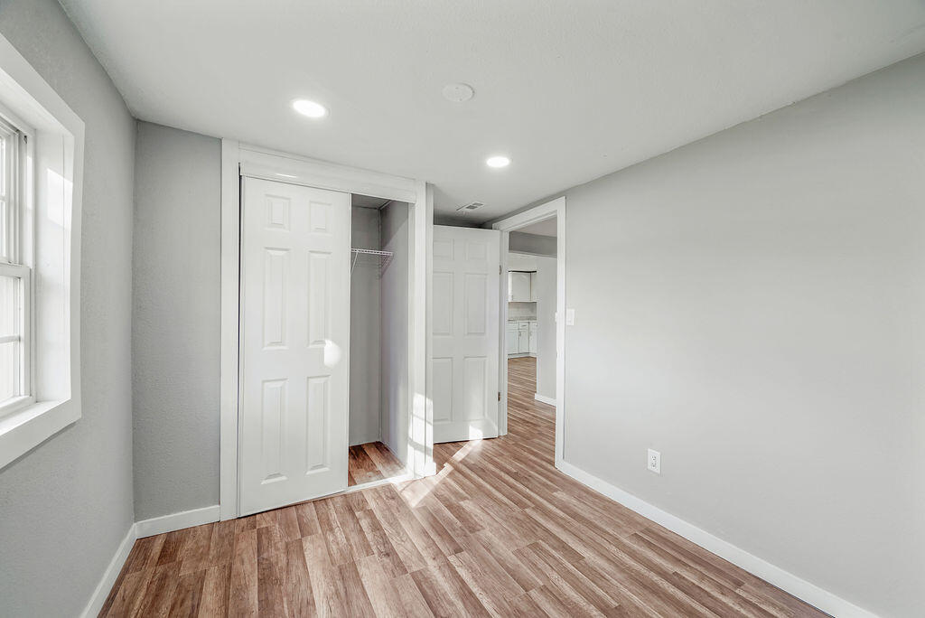 300 North Northcutt Avenue Property Photo 5