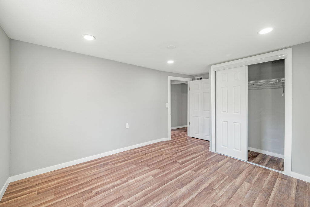 300 North Northcutt Avenue Property Photo 6