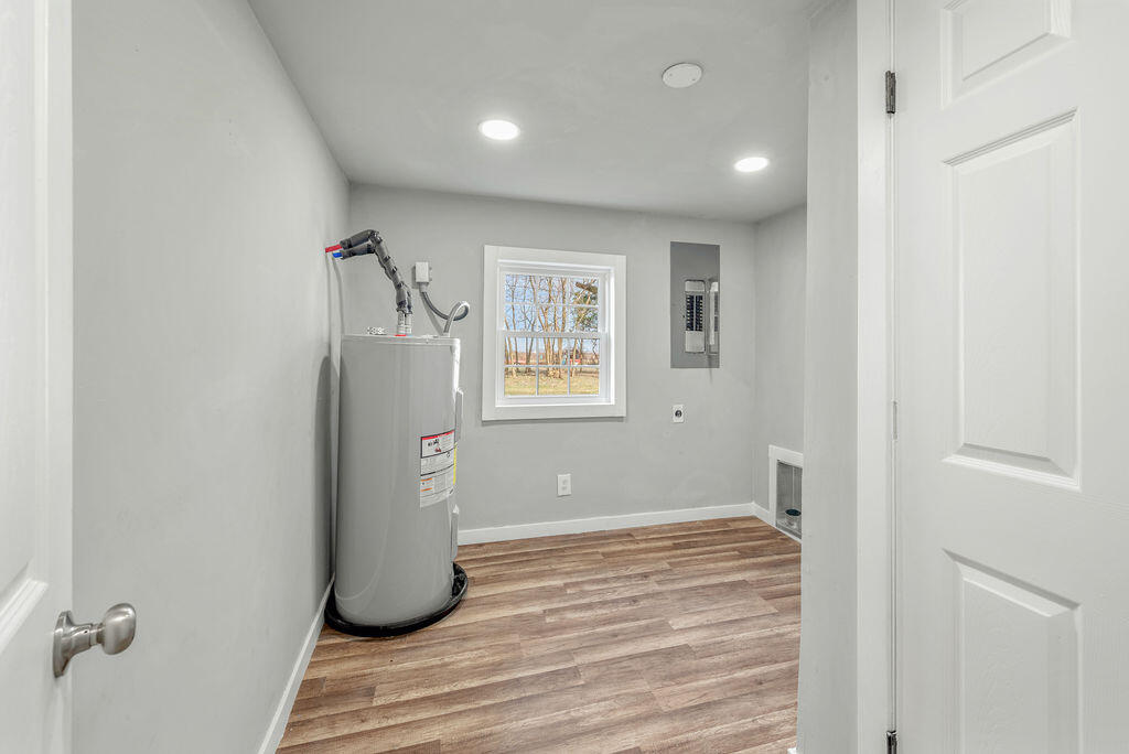 300 North Northcutt Avenue Property Photo 10