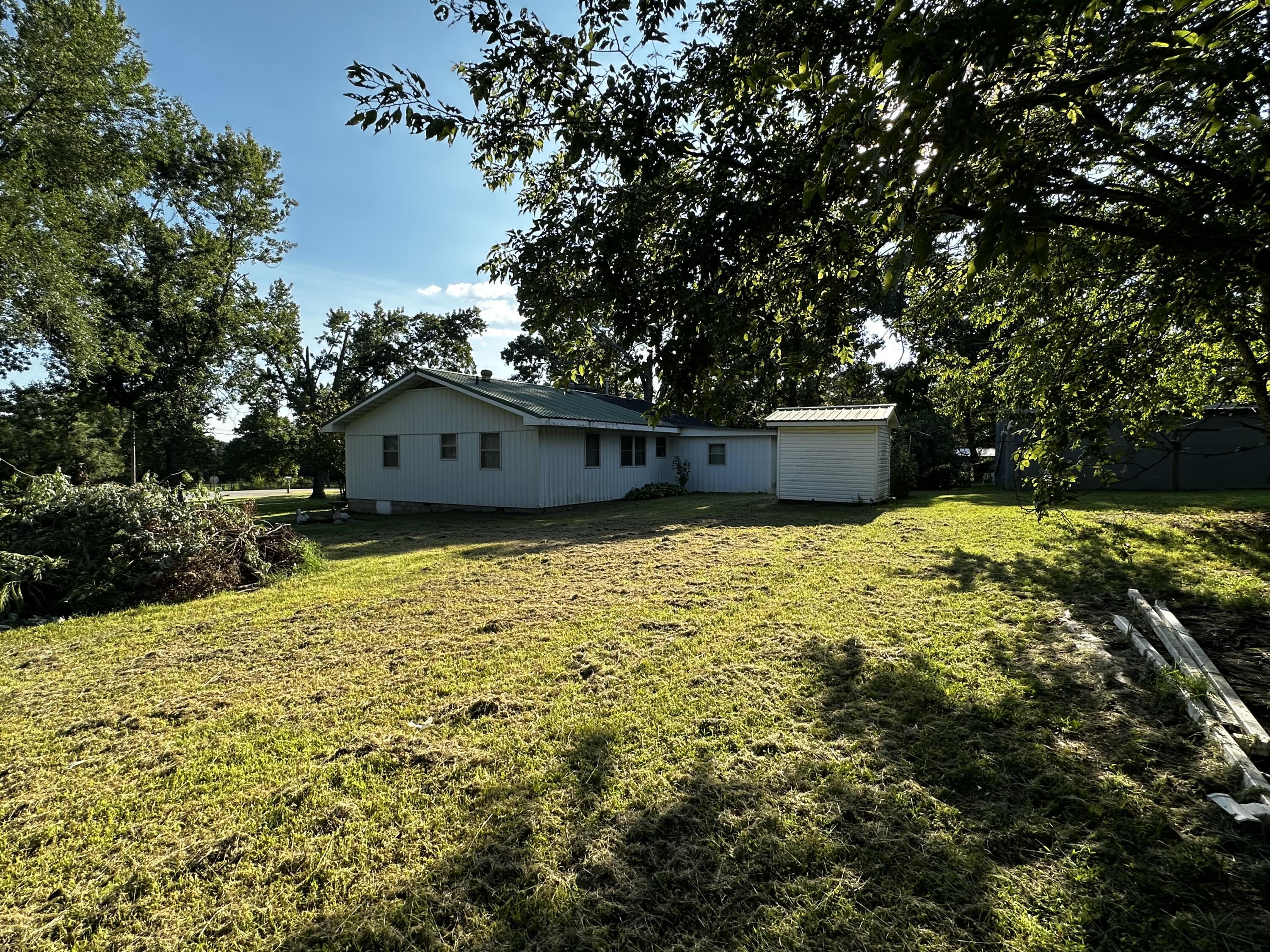 19038 State Highway E Property Photo 2