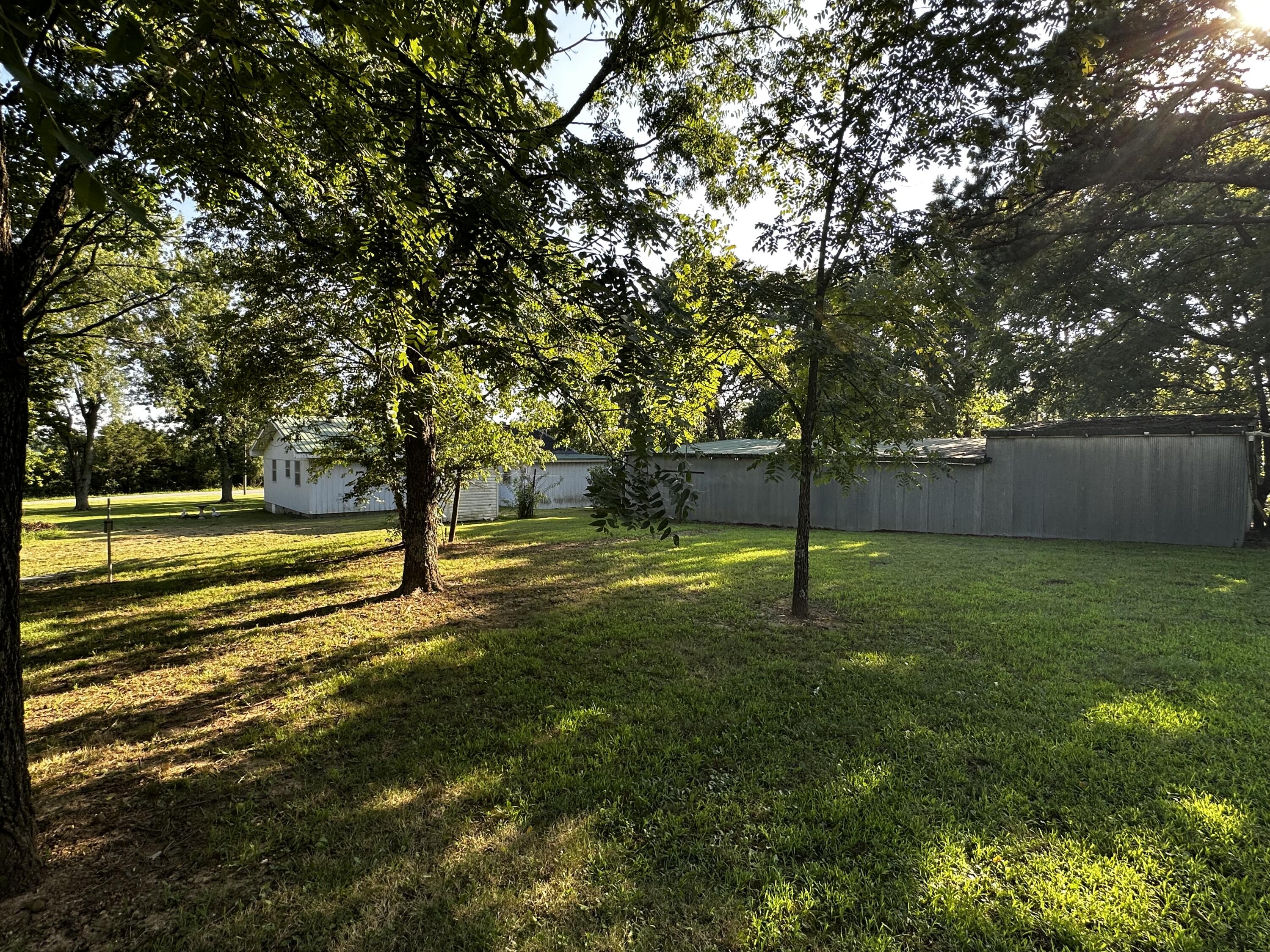 19038 State Highway E Property Photo 3