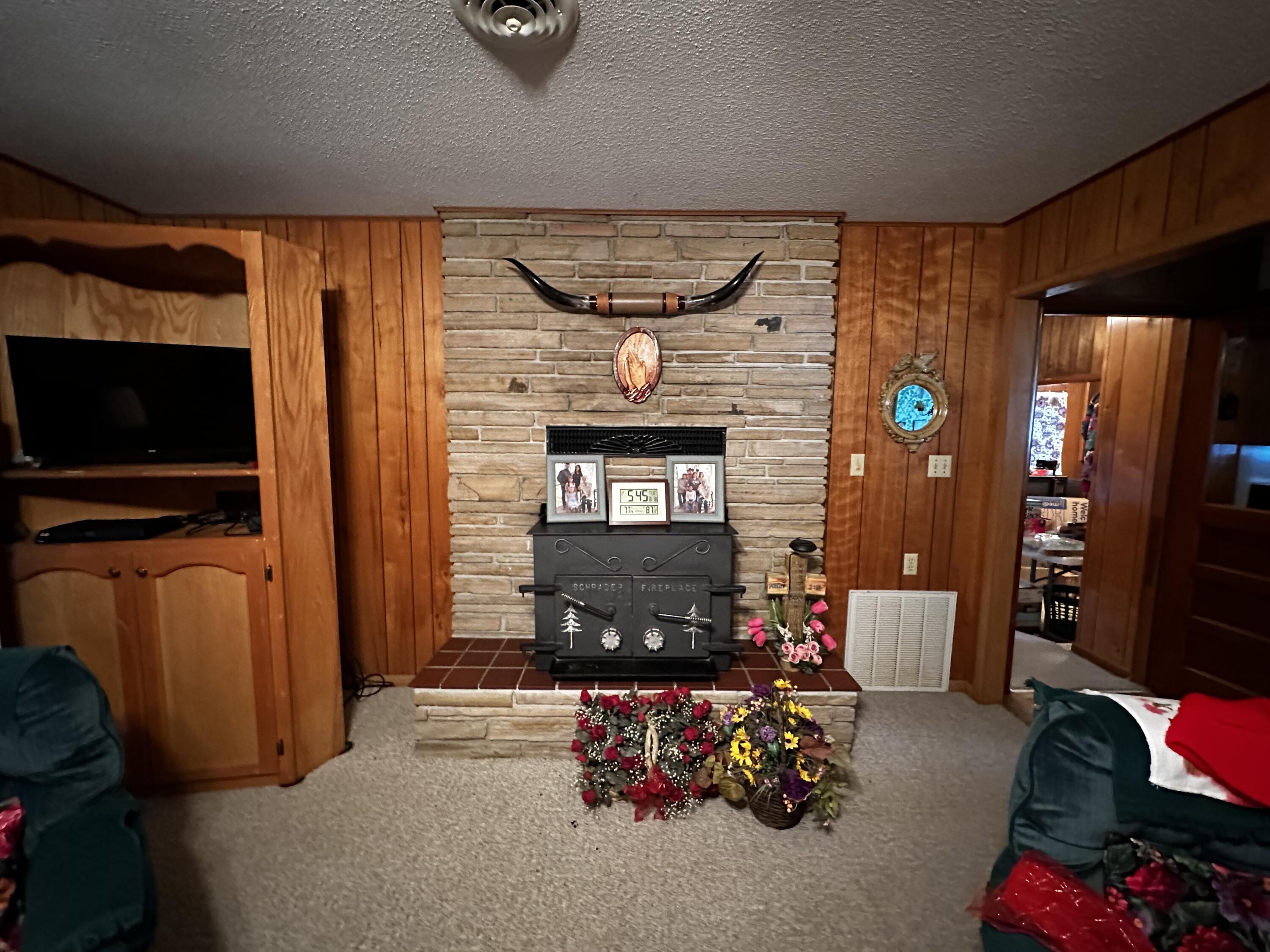 19038 State Highway E Property Photo 8