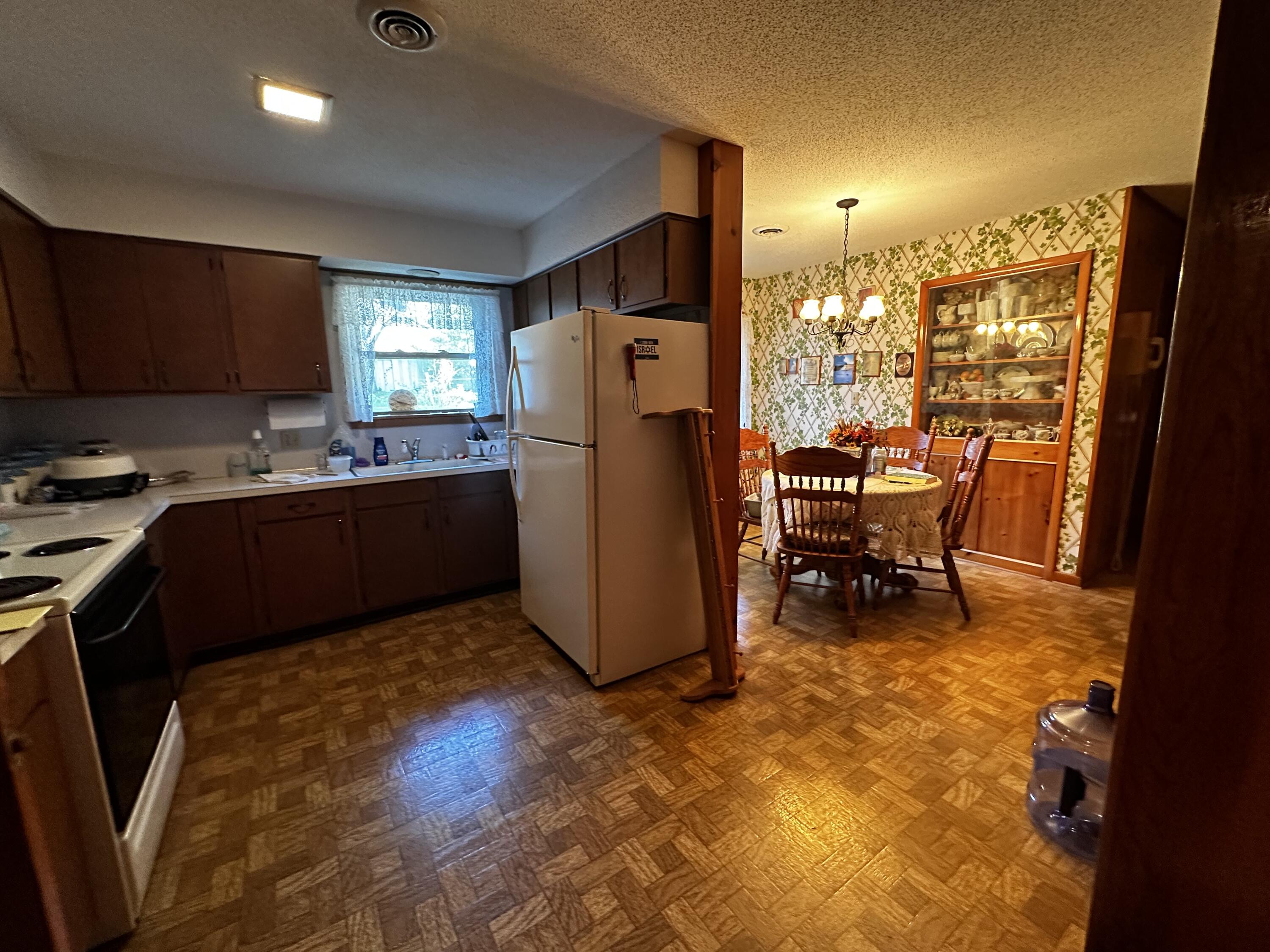 19038 State Highway E Property Photo 10