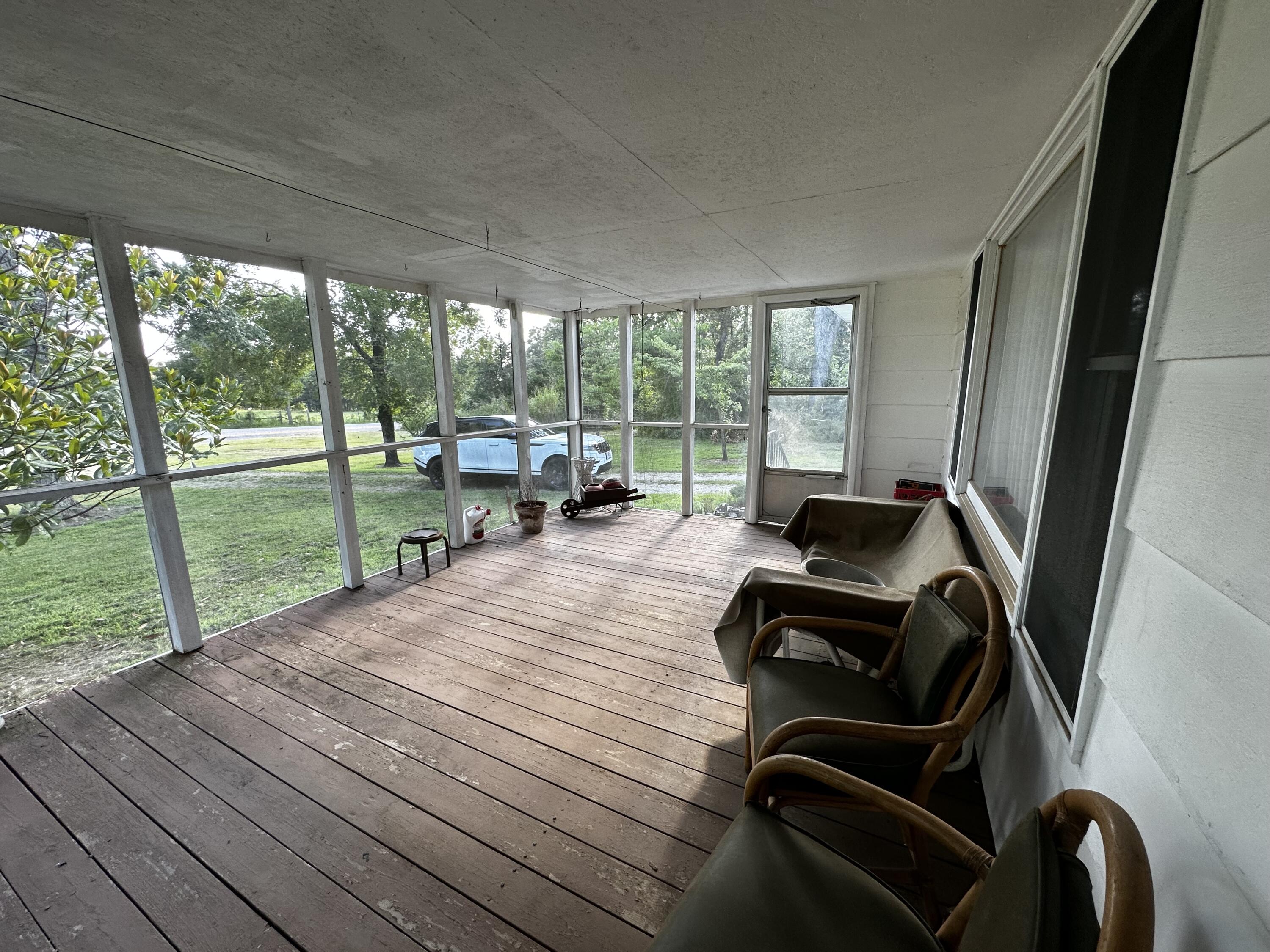 19038 State Highway E Property Photo 16
