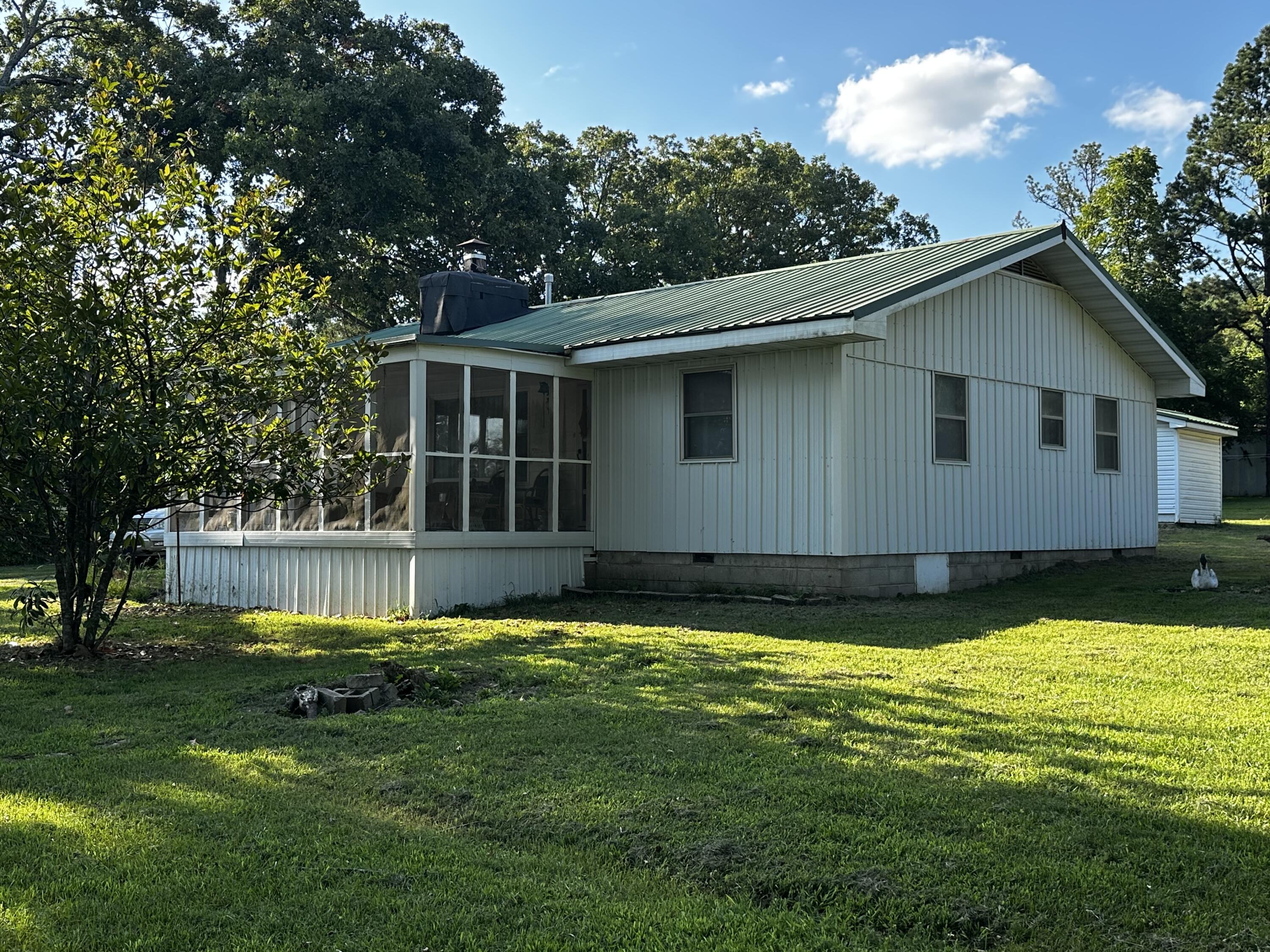 19038 State Highway E Property Photo 18