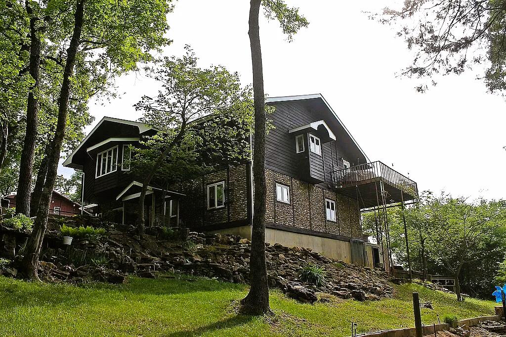 452 Coon Hill Road Property Photo 3