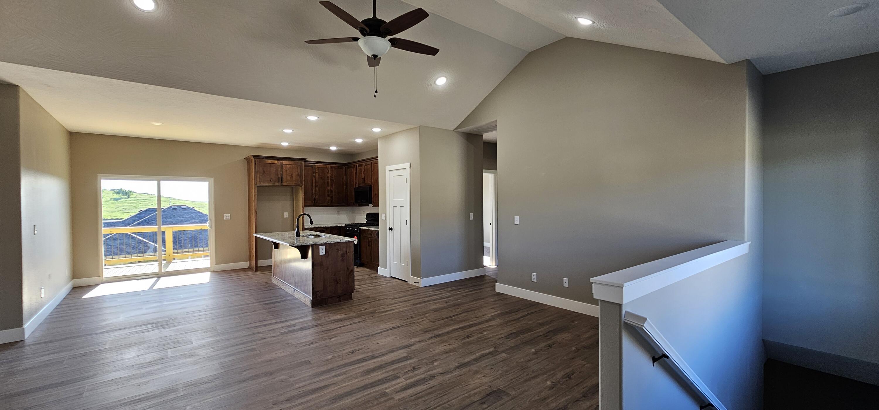 1109 South Swift Avenue Property Photo 2