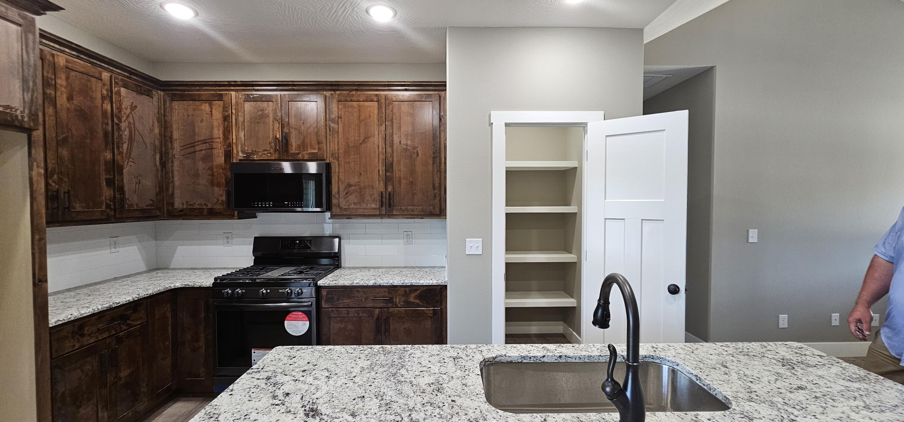 1109 South Swift Avenue Property Photo 3