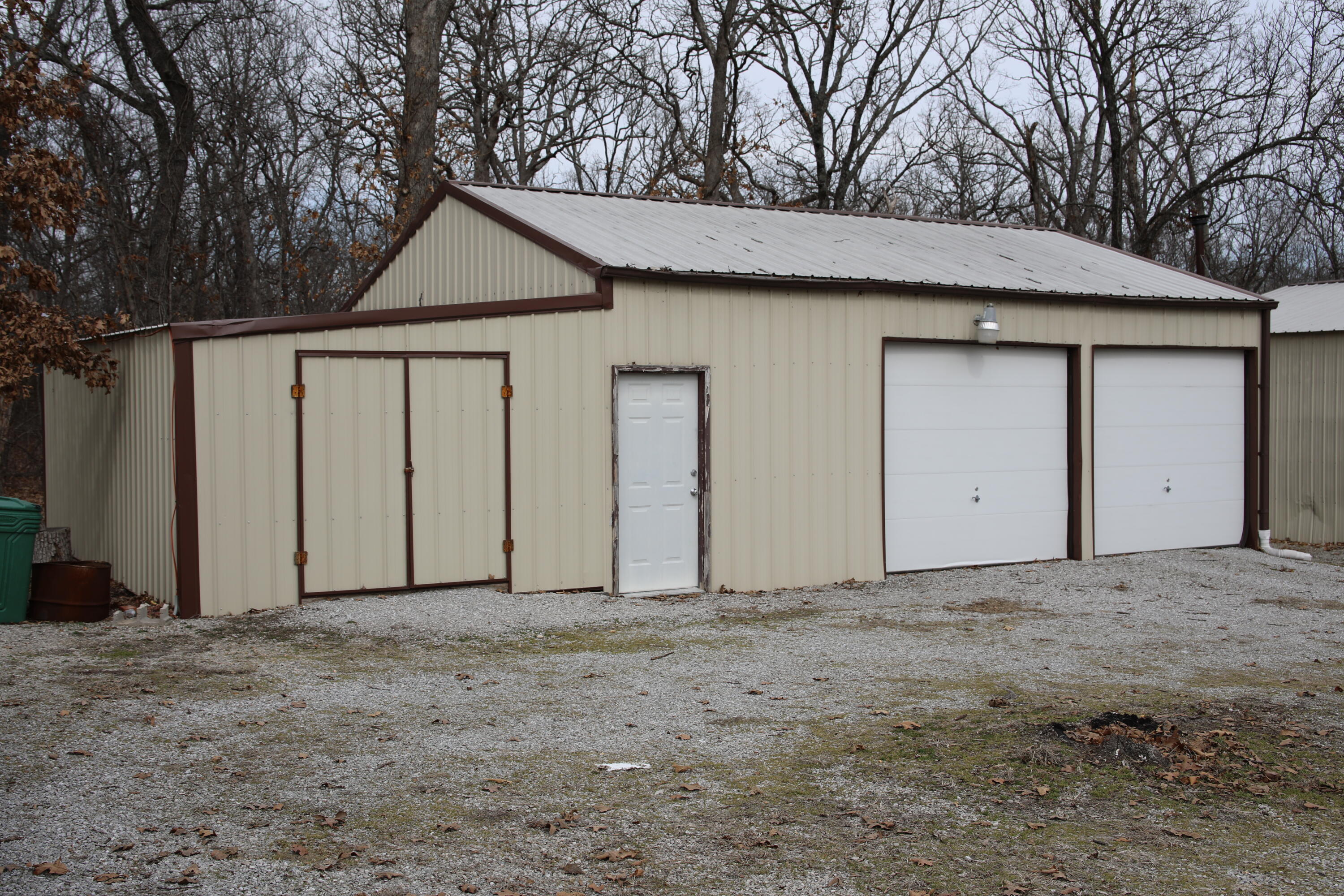 1031 Southeast 910 Road Property Photo 2