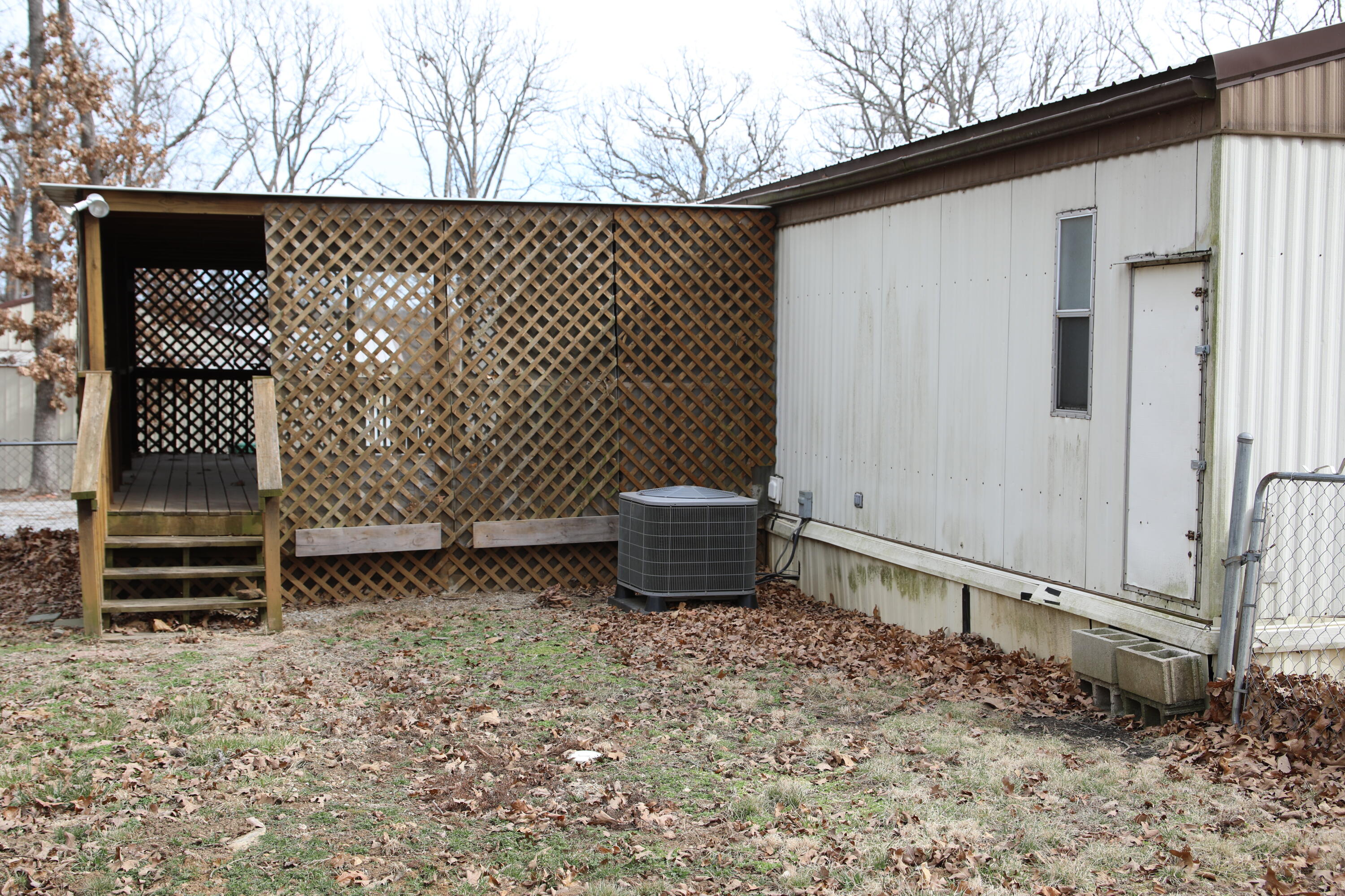 1031 Southeast 910 Road Property Photo 3