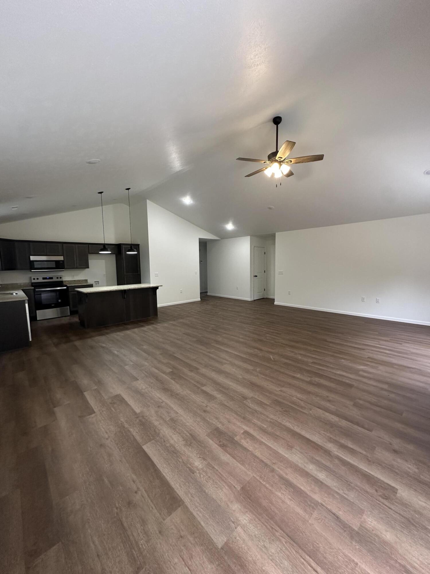592 Pine Woods Village Drive Property Photo 5