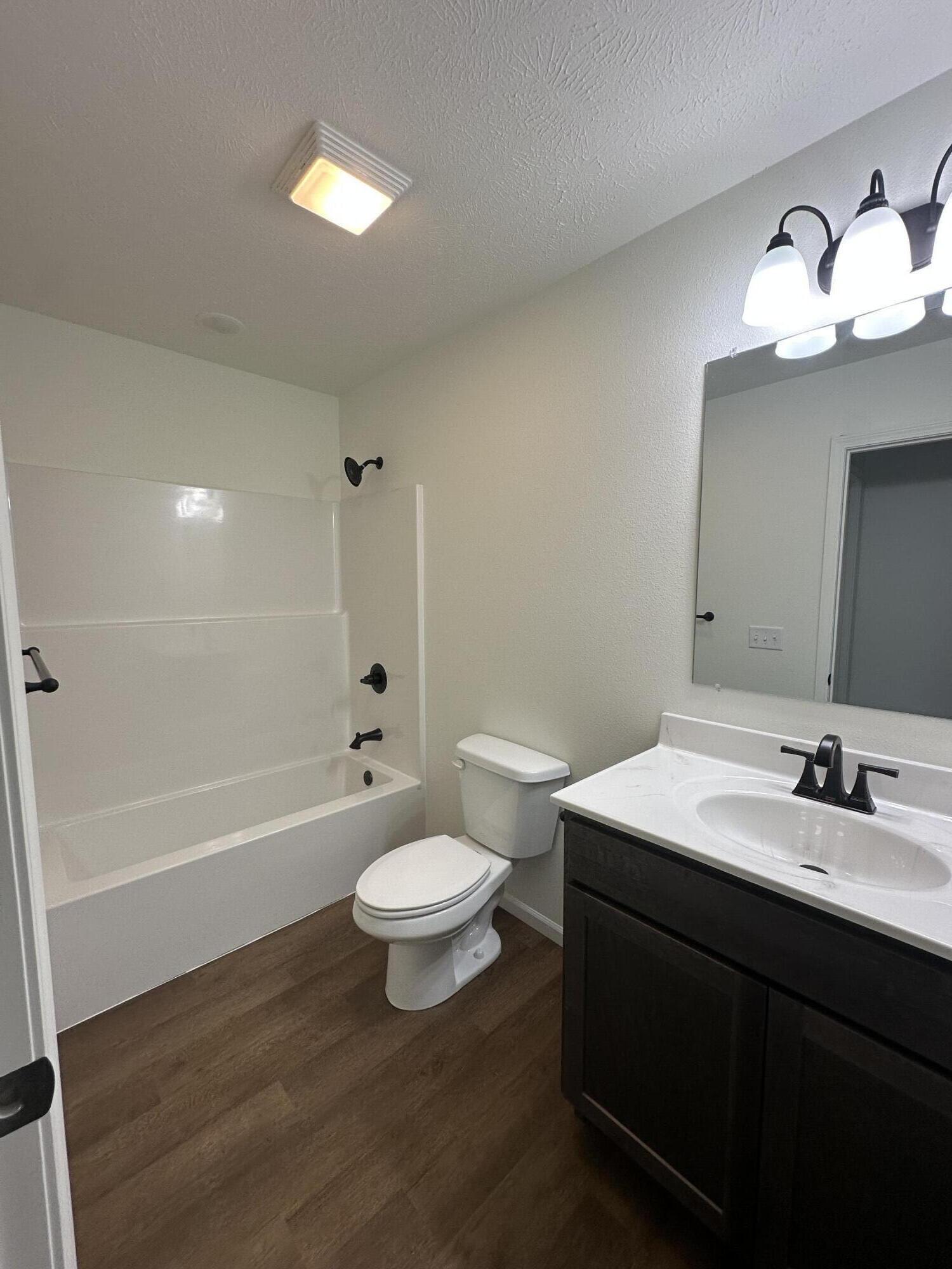 592 Pine Woods Village Drive Property Photo 11