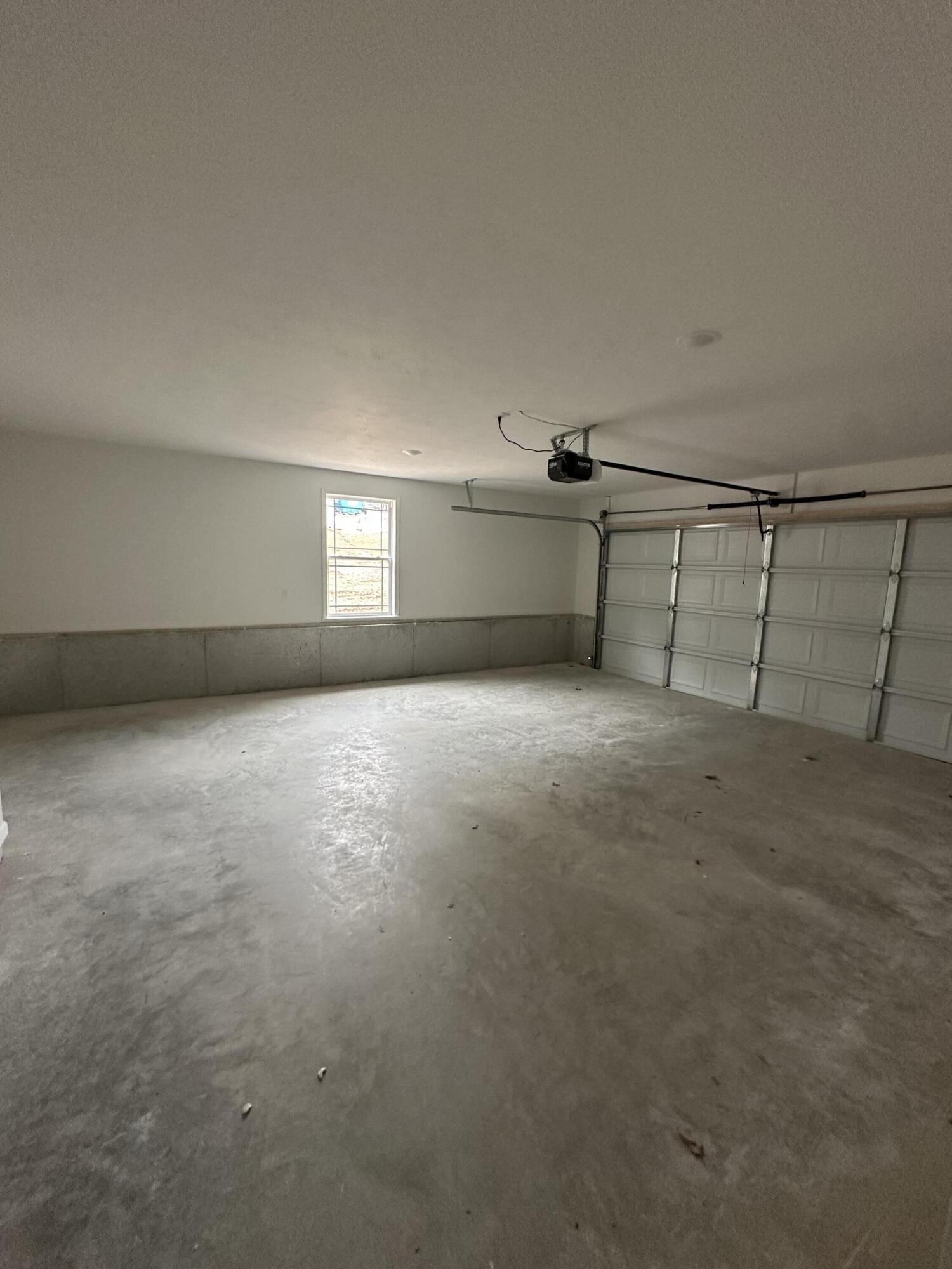 592 Pine Woods Village Drive Property Photo 12