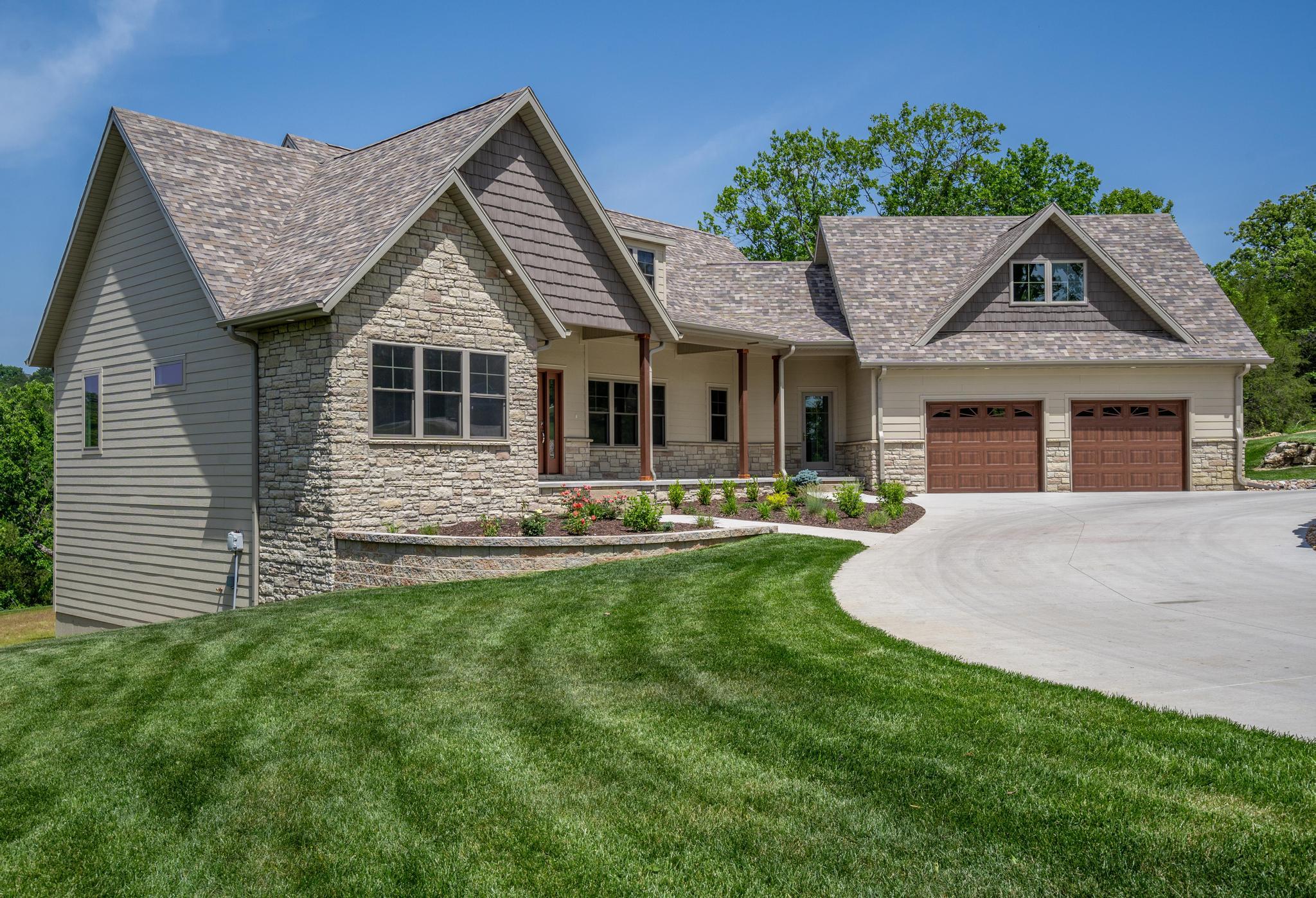 653 Forest Lake Drive Property Photo 1