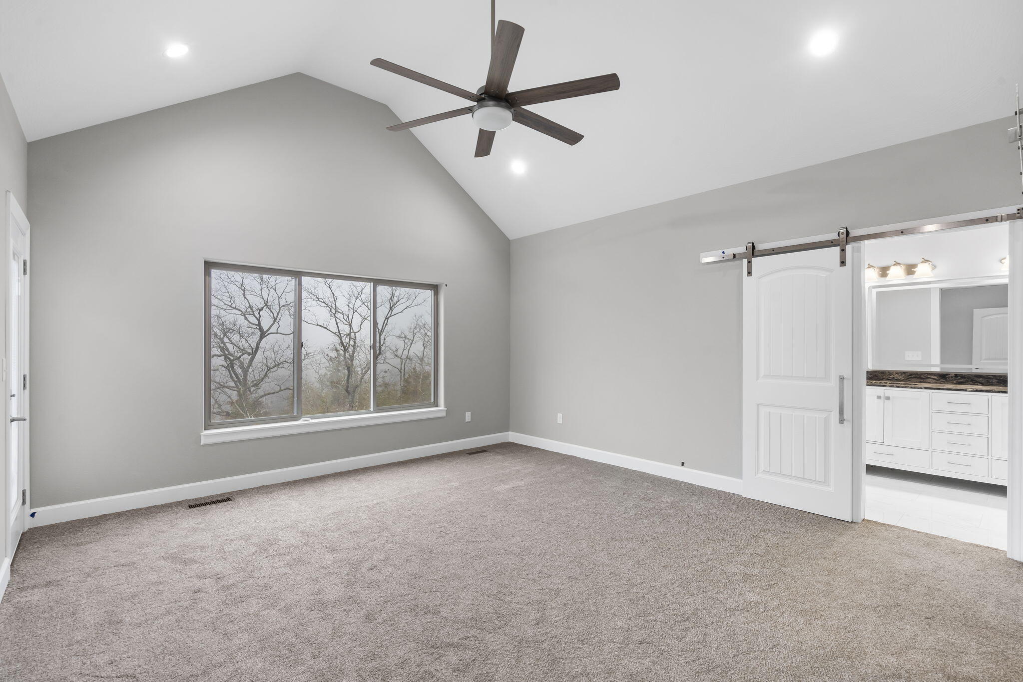 653 Forest Lake Drive Property Photo 21
