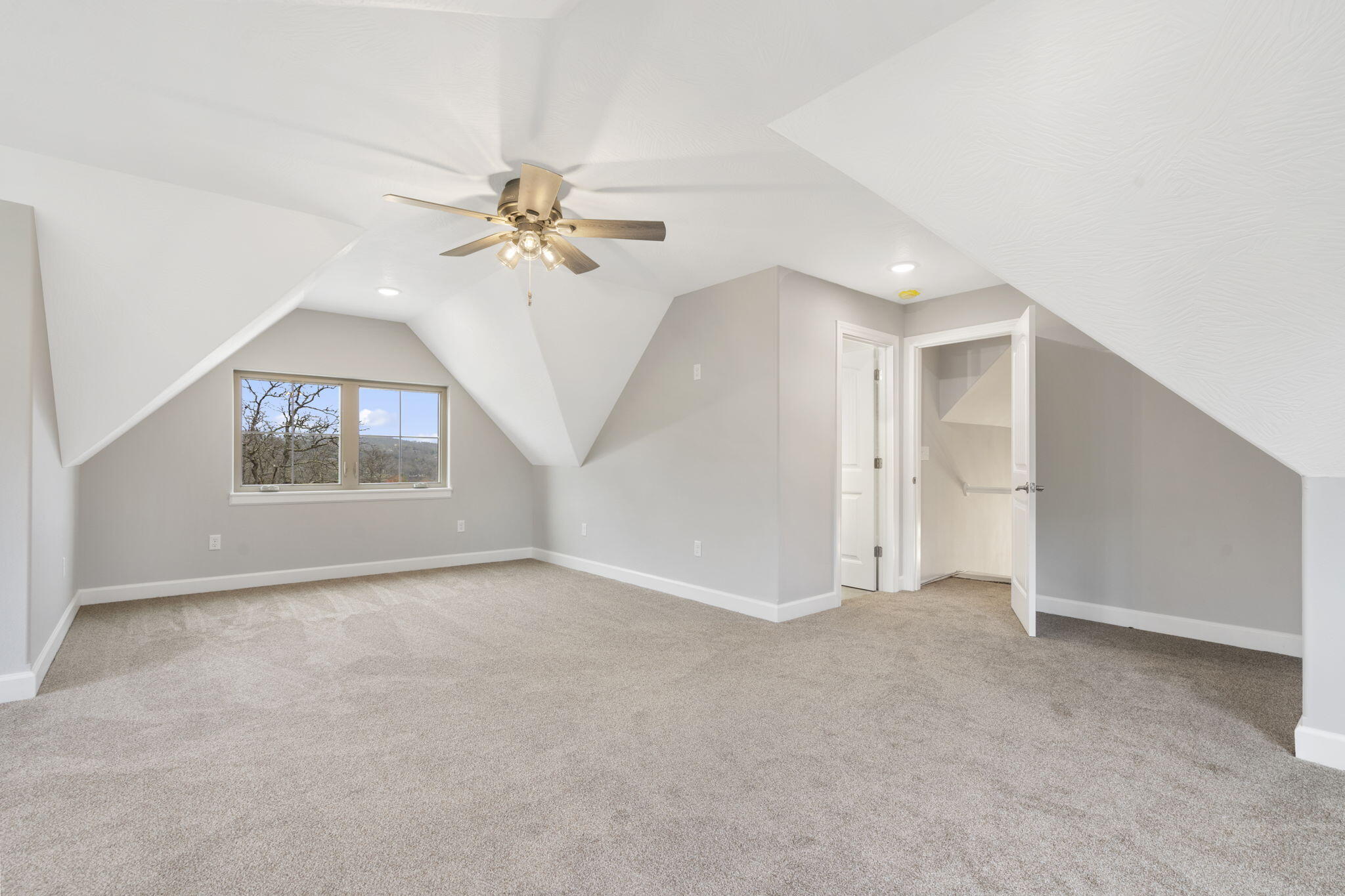 653 Forest Lake Drive Property Photo 33