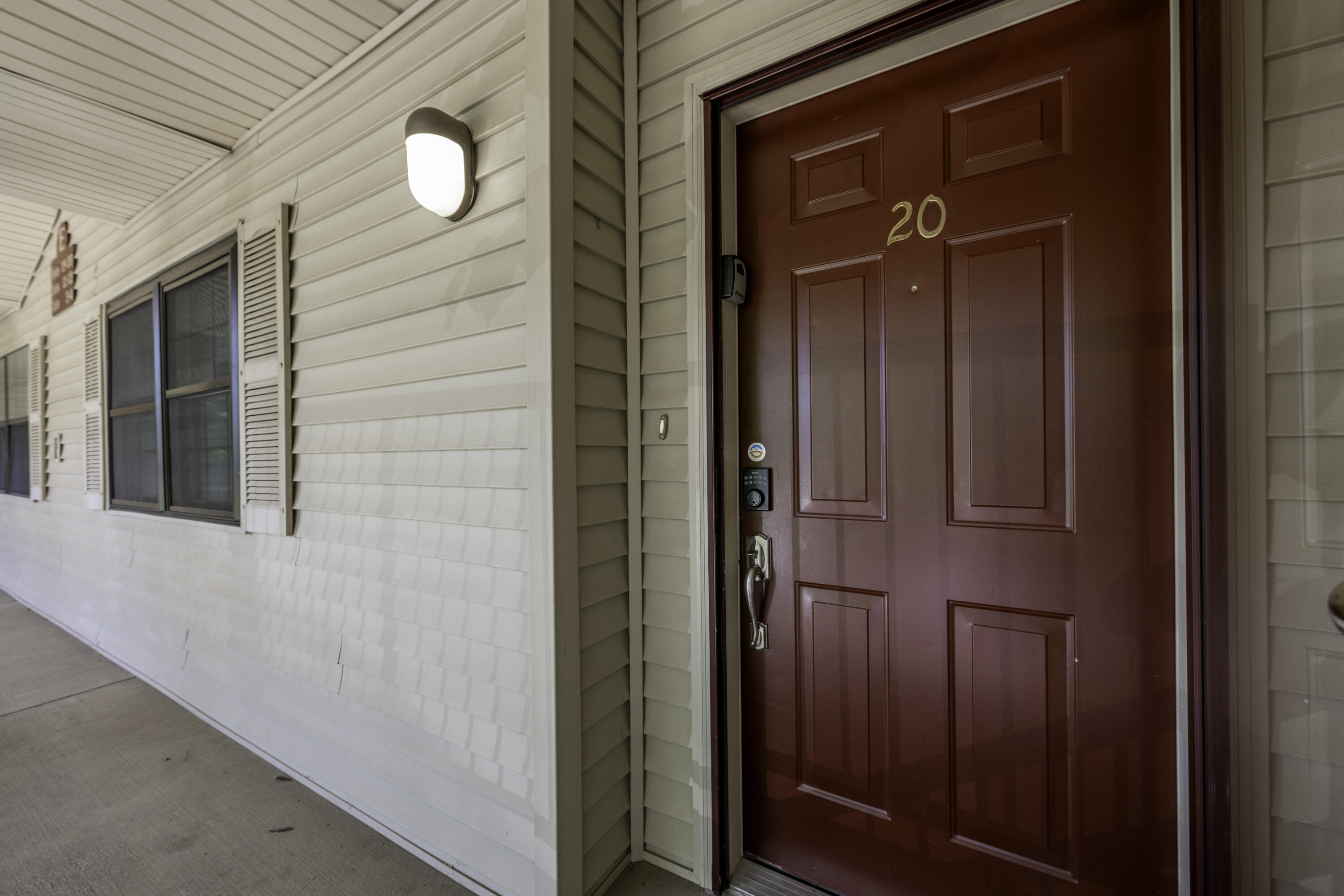 350 Wildwood Drive South Property Photo 10