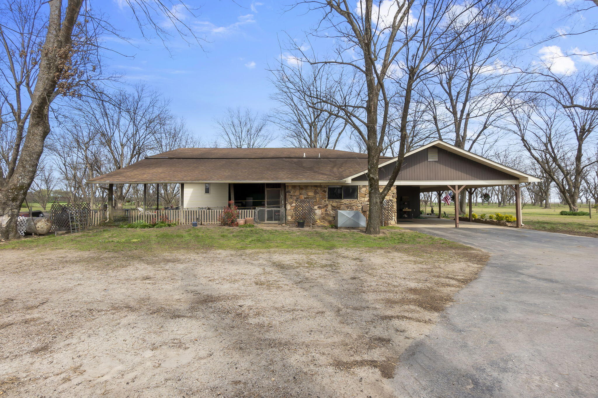 18465 County Road 405 Property Photo 16