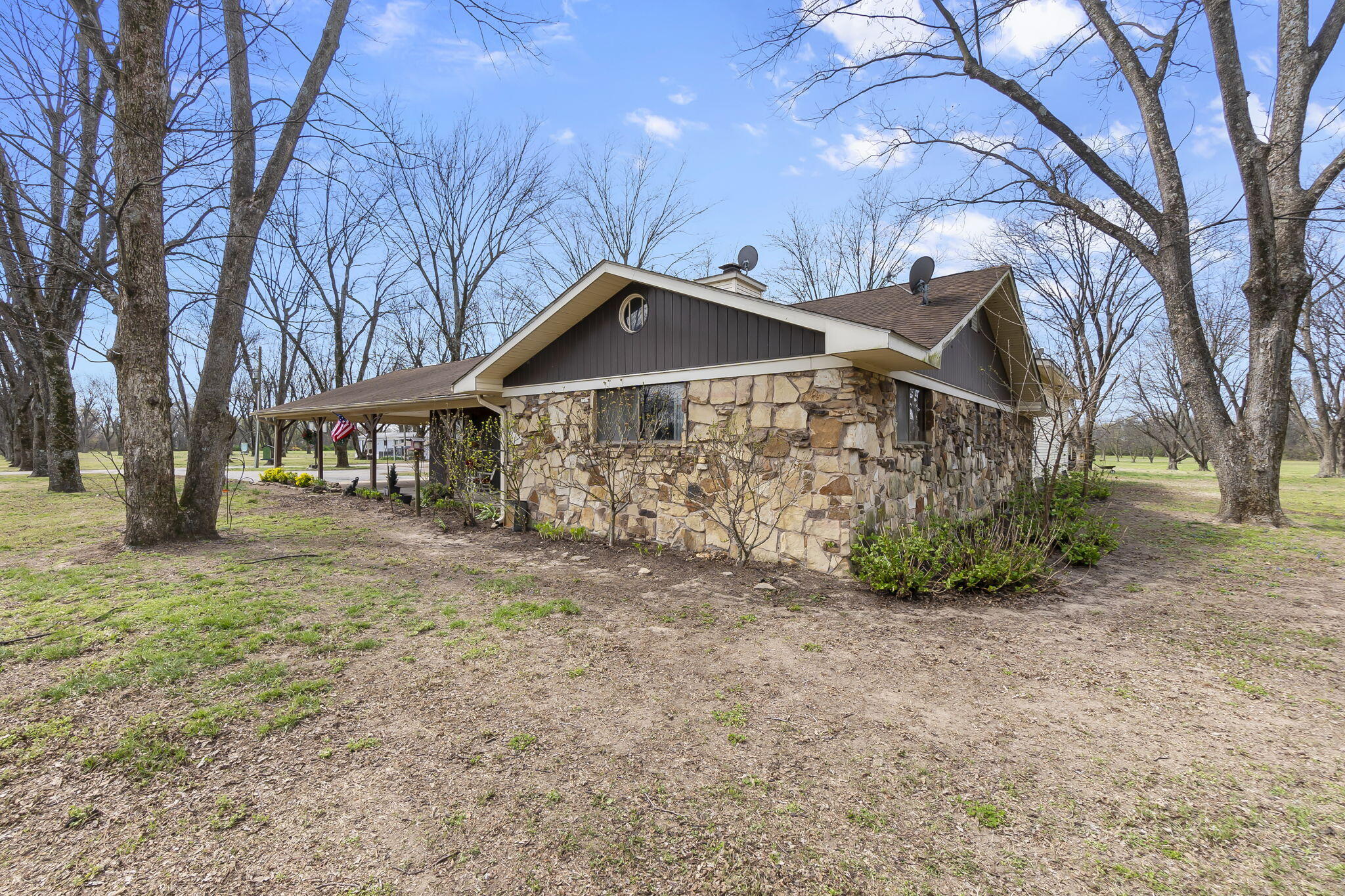 18465 County Road 405 Property Photo 18