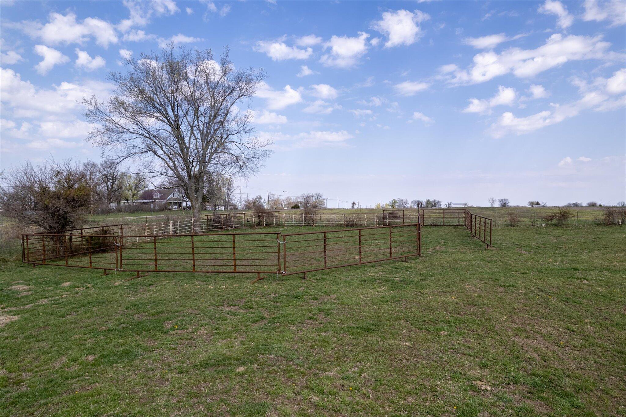 7 Northeast 770 Road Property Photo 5