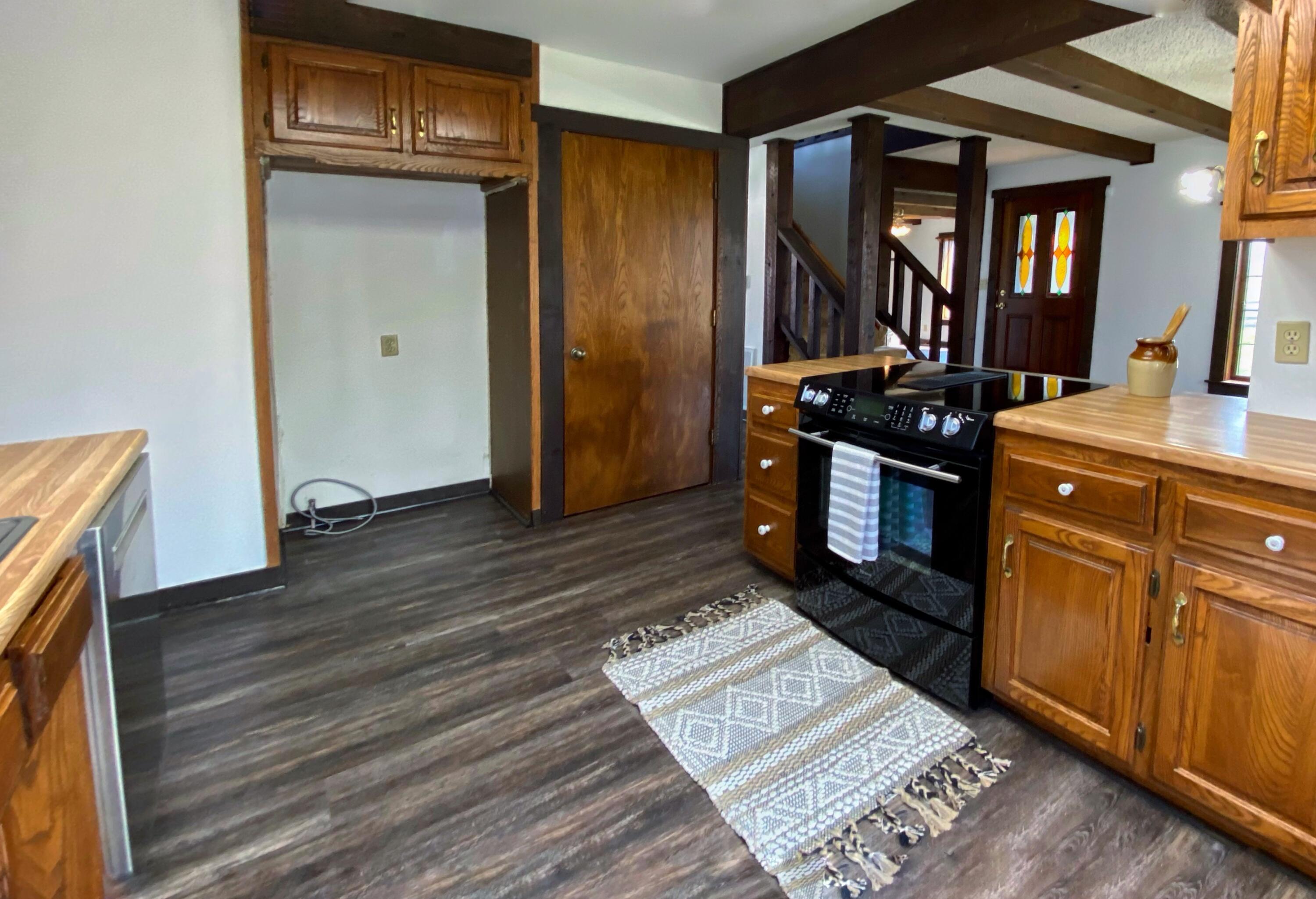 10239 Farm Road 1035 Property Photo 14