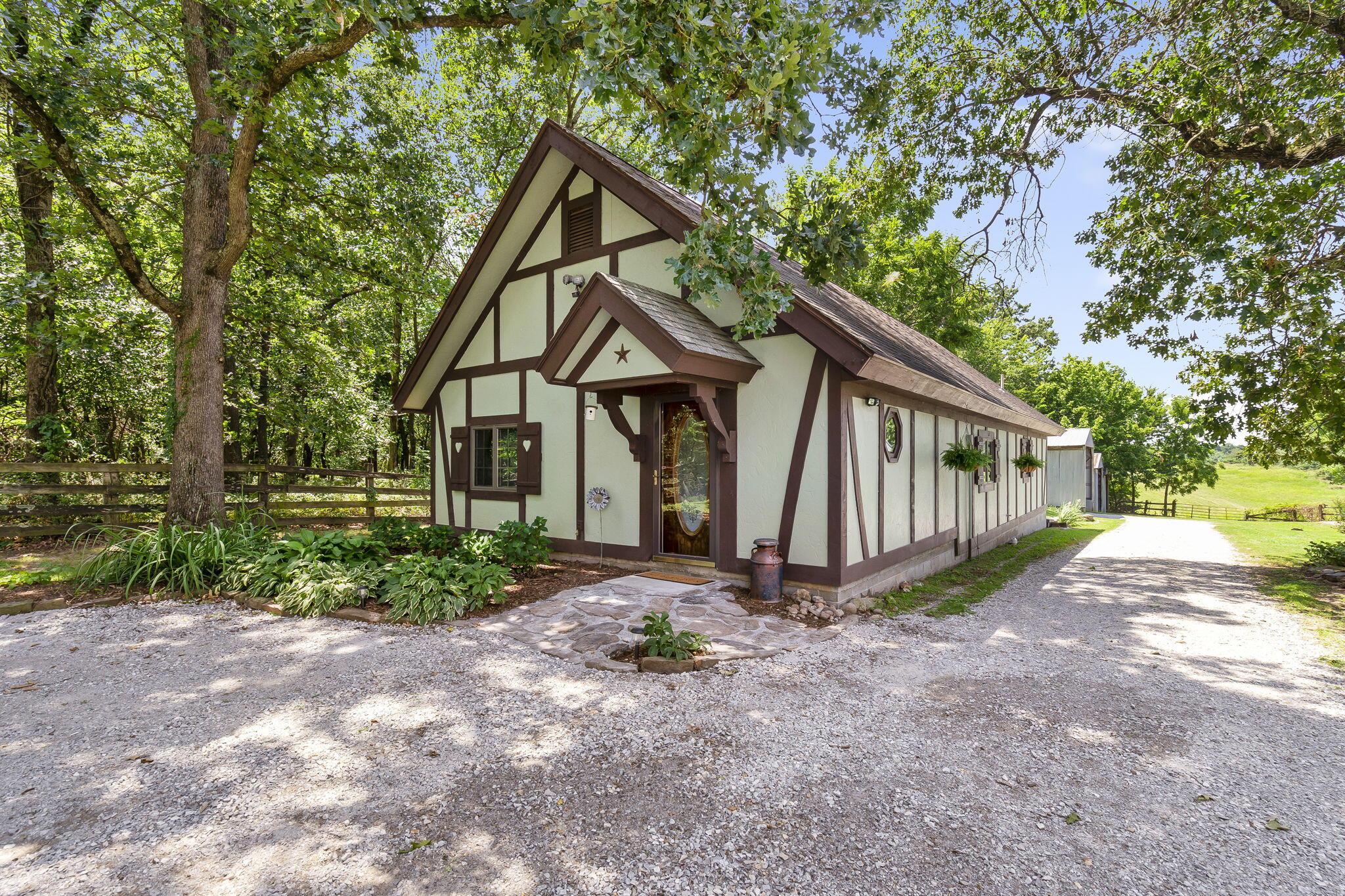 10239 Farm Road 1035 Property Photo 30