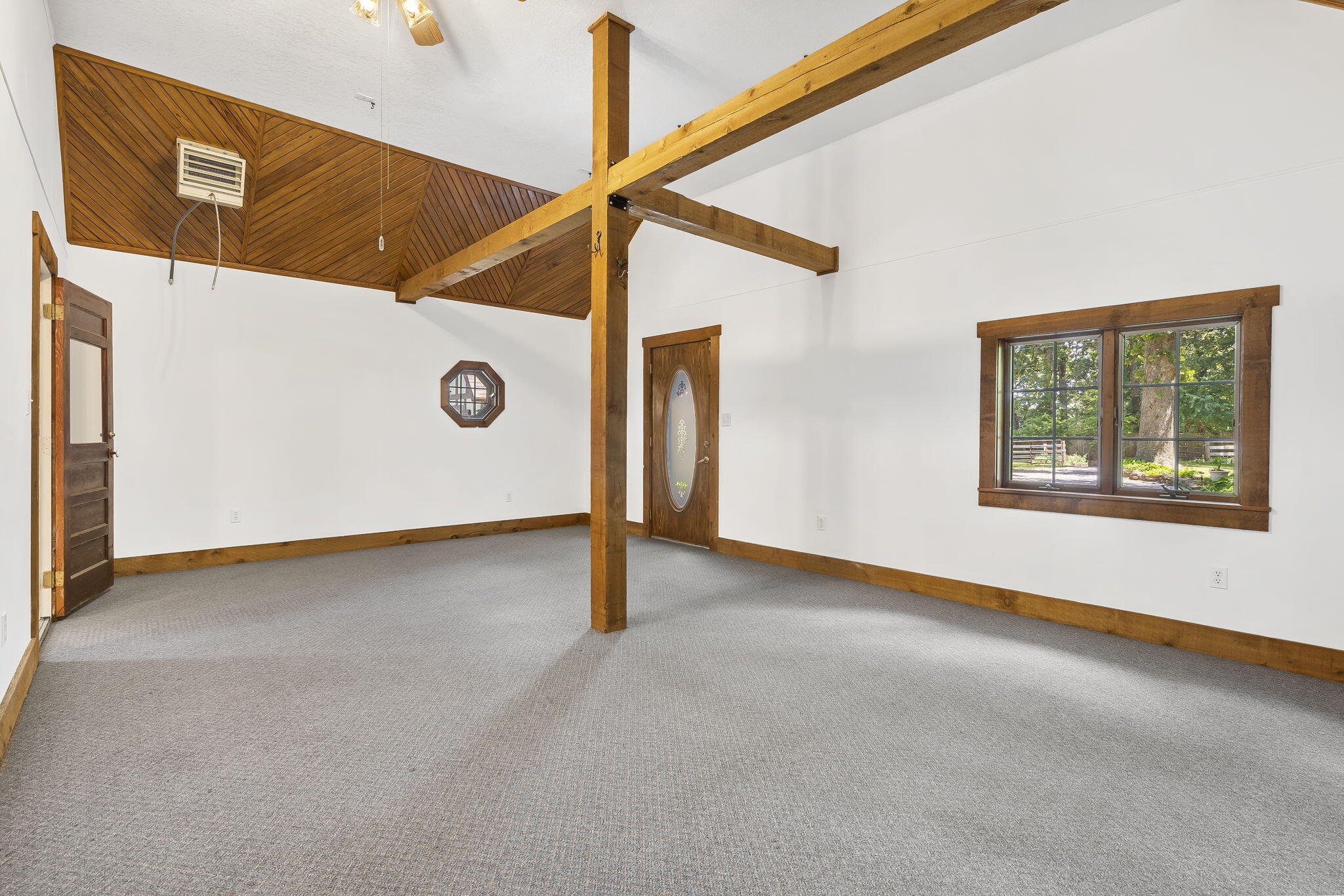10239 Farm Road 1035 Property Photo 38