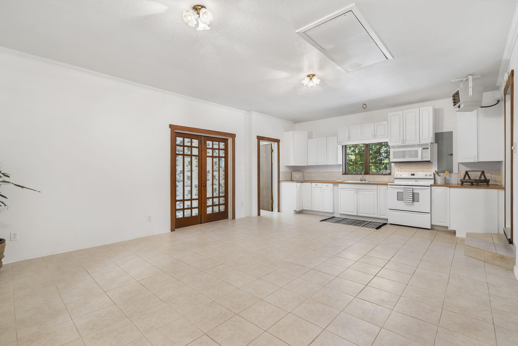 10239 Farm Road 1035 Property Photo 39