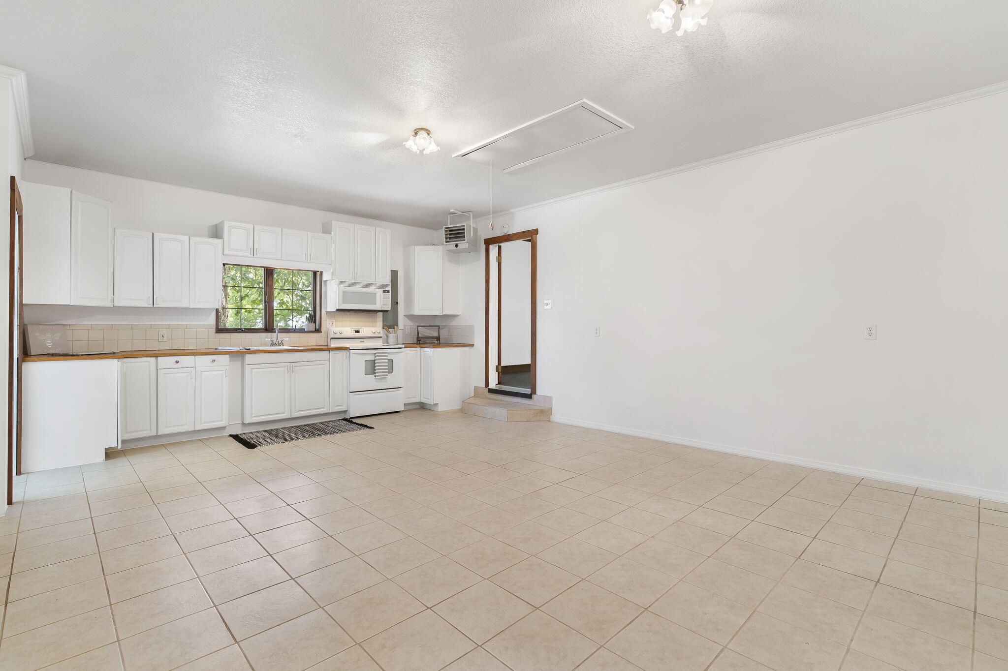 10239 Farm Road 1035 Property Photo 40