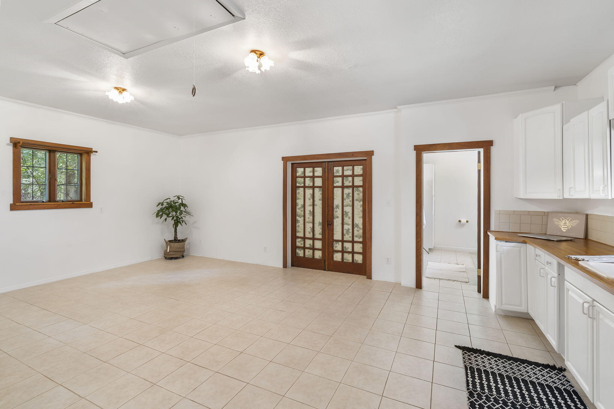 10239 Farm Road 1035 Property Photo 44