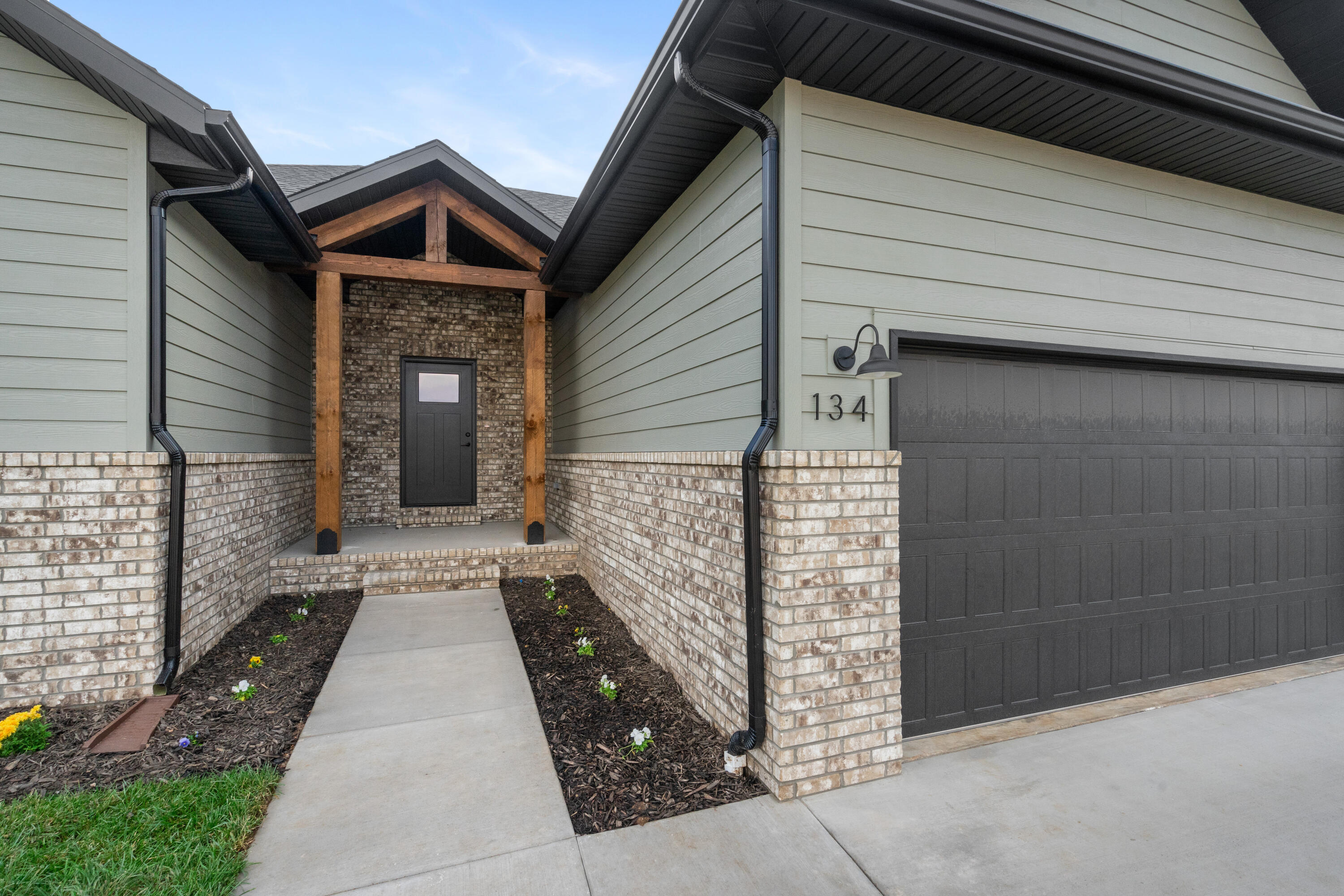 1403 North Harper Ridge Drive Property Photo 4