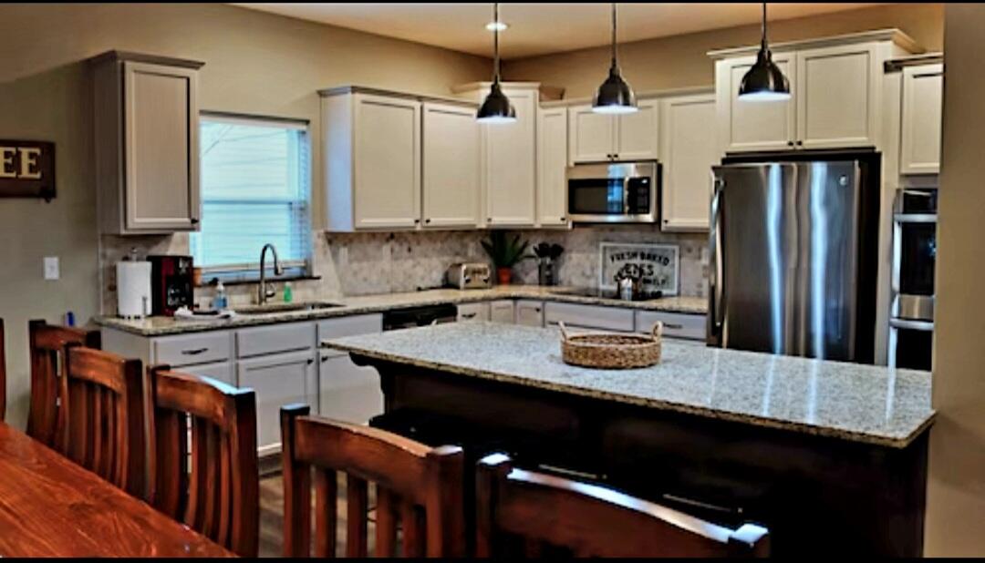 410 Lakefront Drive Property Photo 8