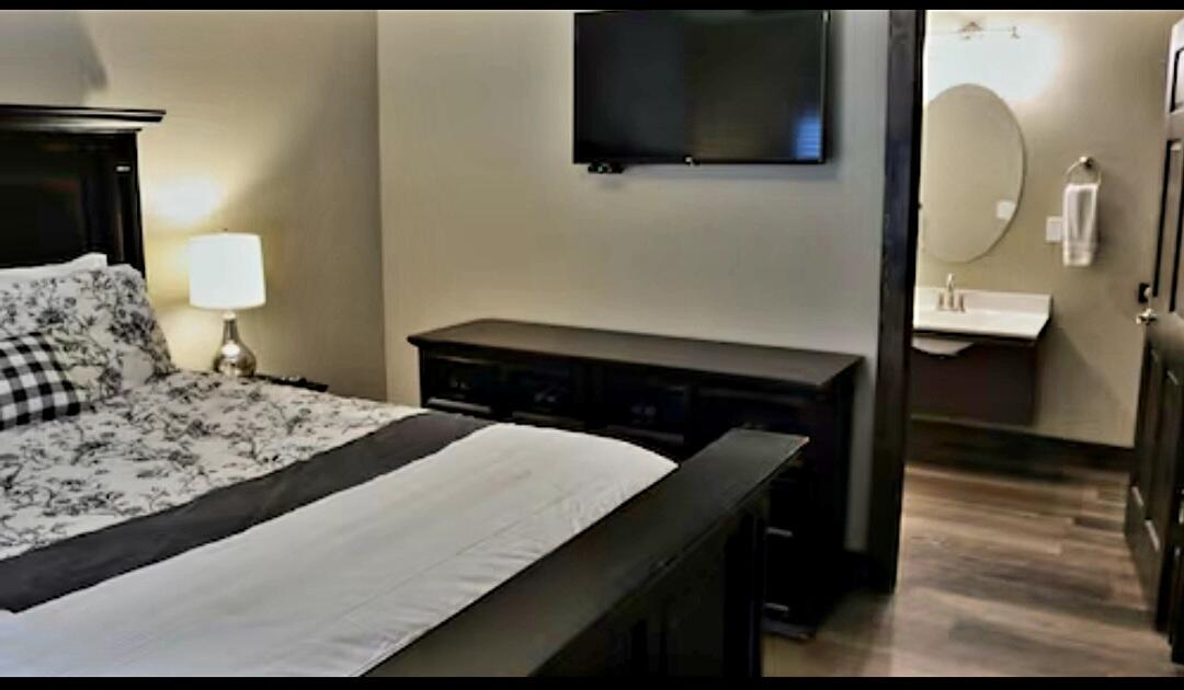 410 Lakefront Drive Property Photo 14