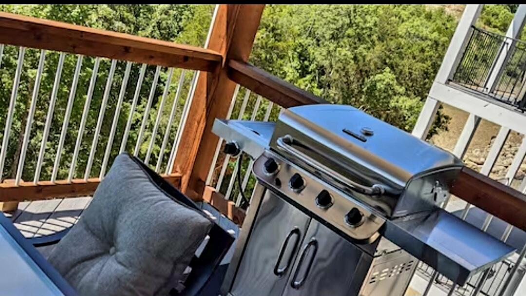 410 Lakefront Drive Property Photo 23