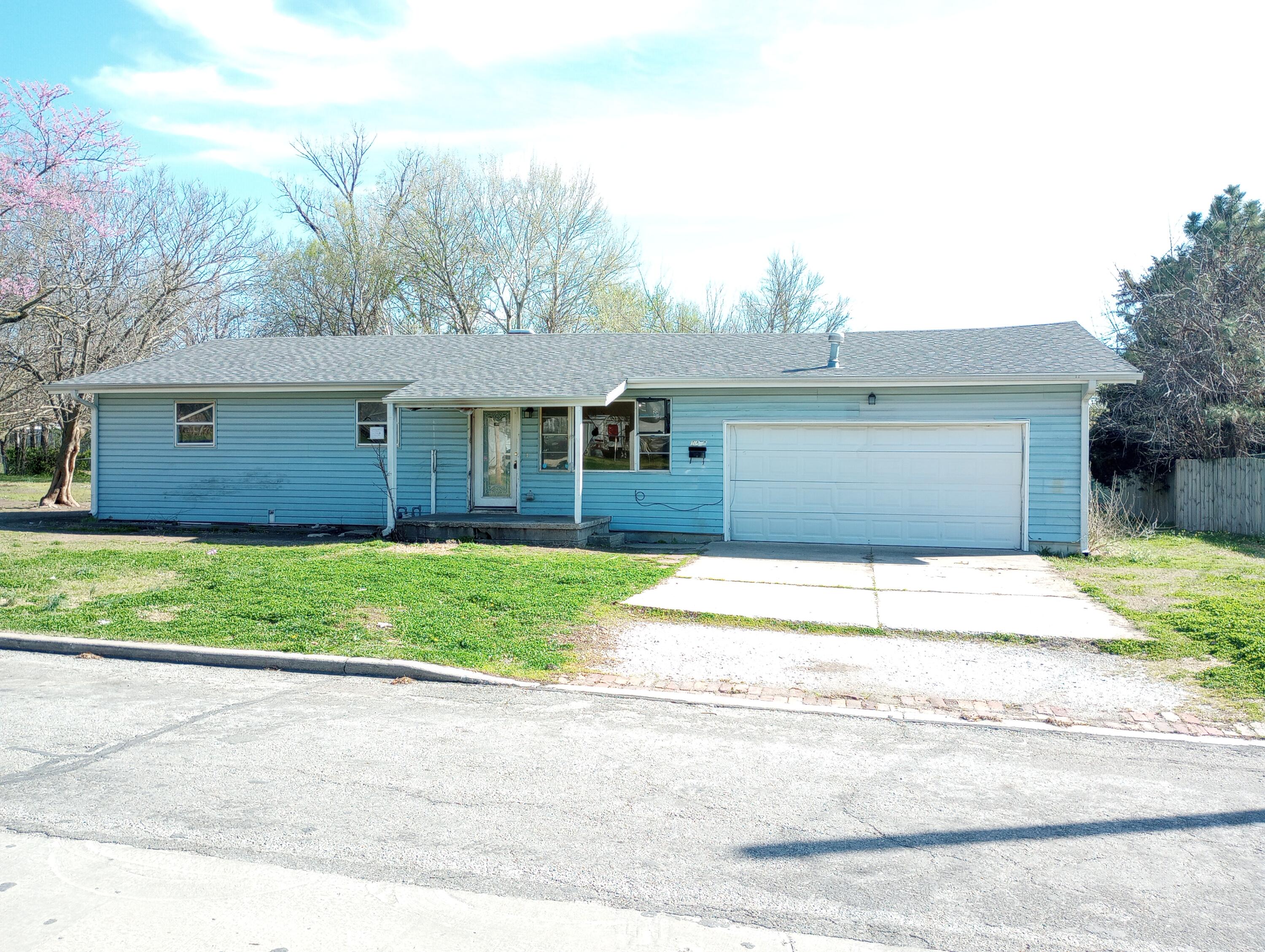 1408 Central Street Property Photo