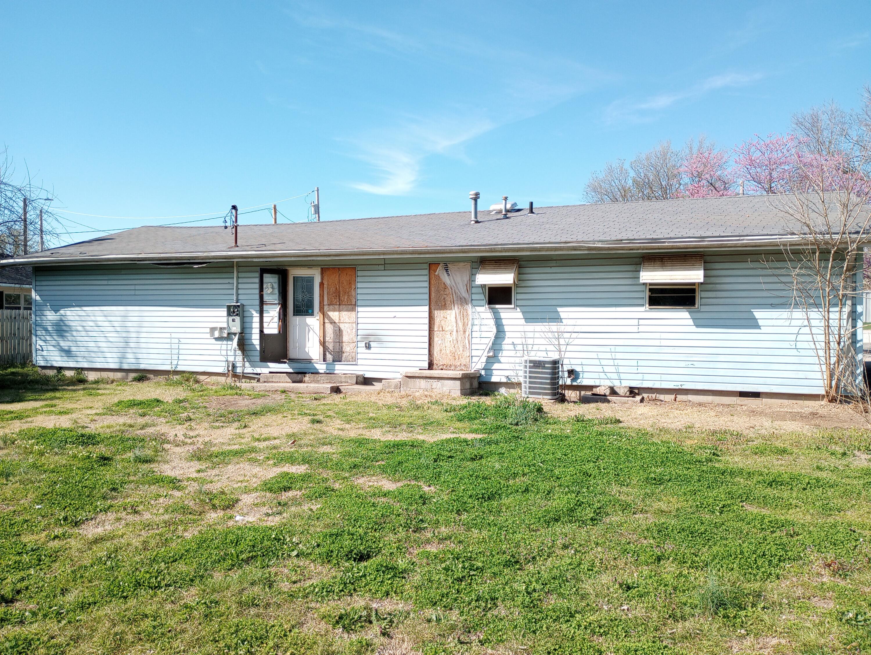 1408 Central Street Property Photo 2