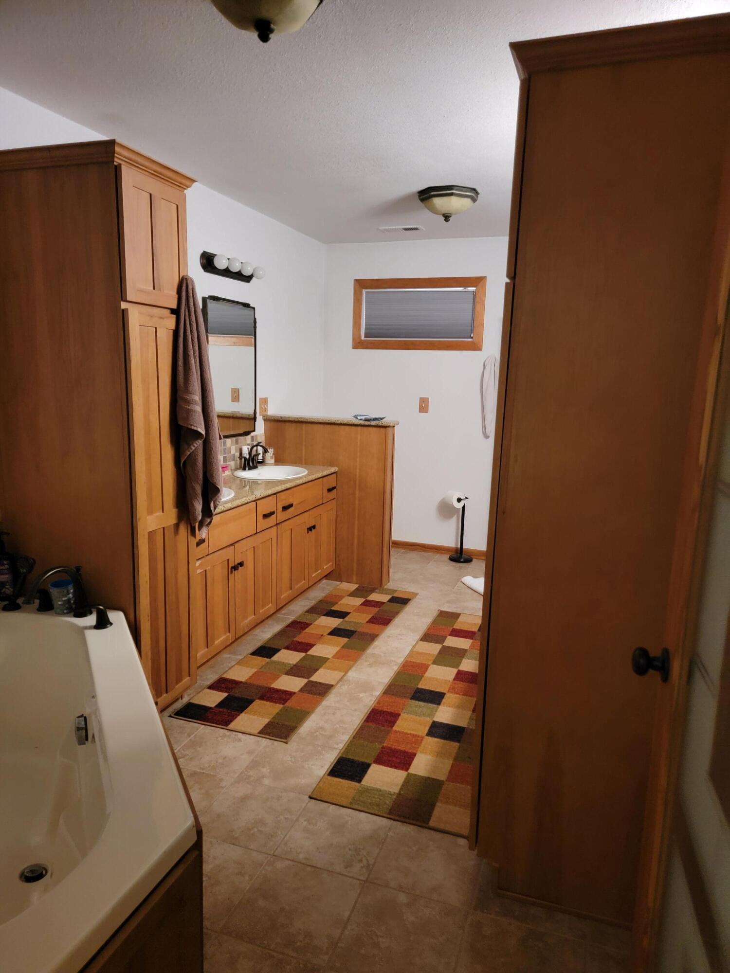 501 Wells Street Street Property Photo 8