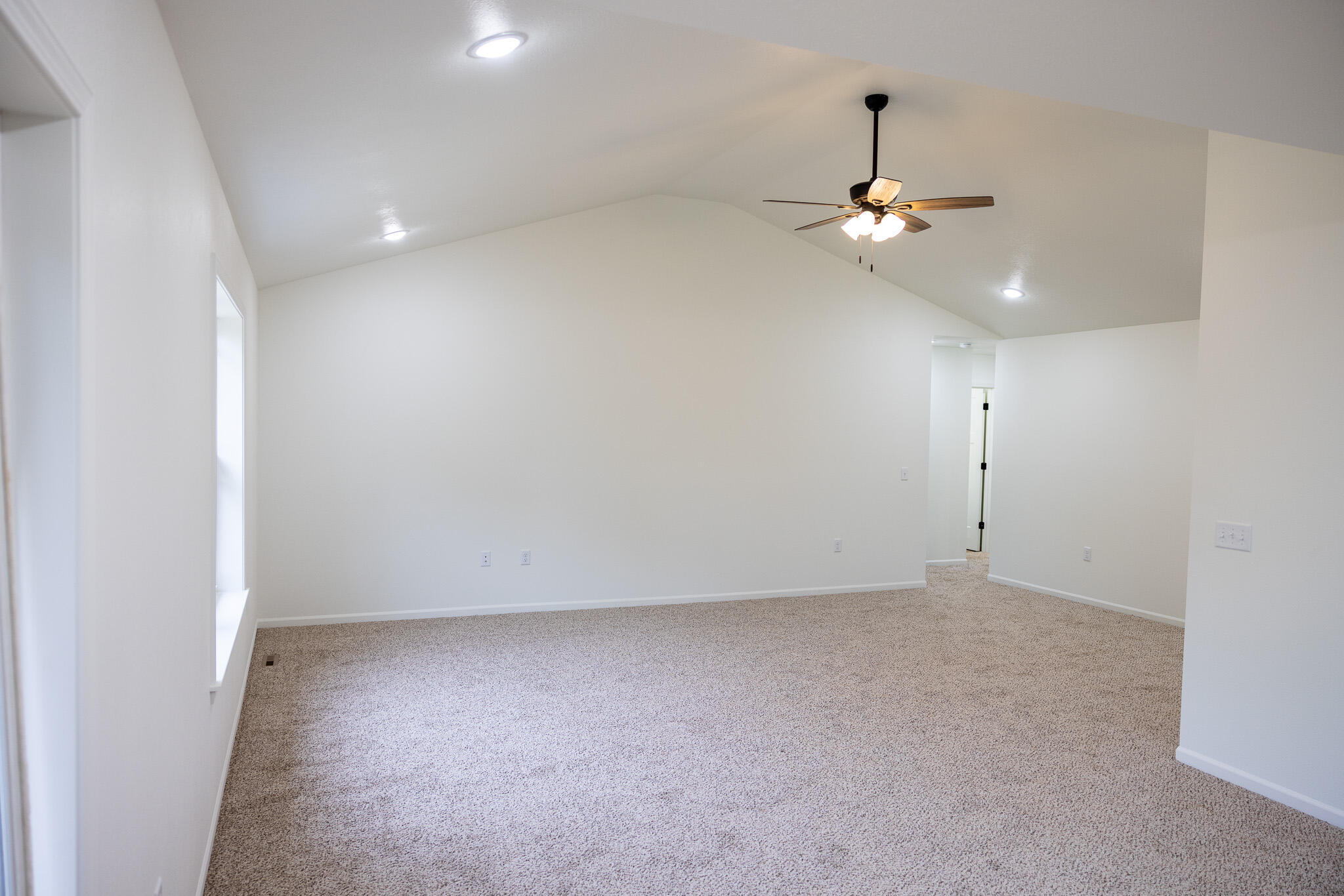 140 Blue Spruce Drive Drive Property Photo 7