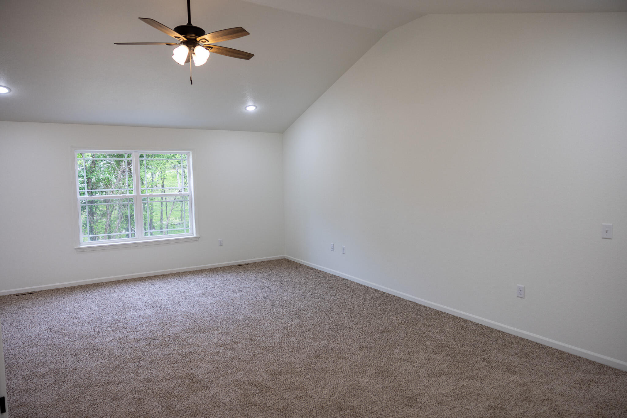 140 Blue Spruce Drive Drive Property Photo 9