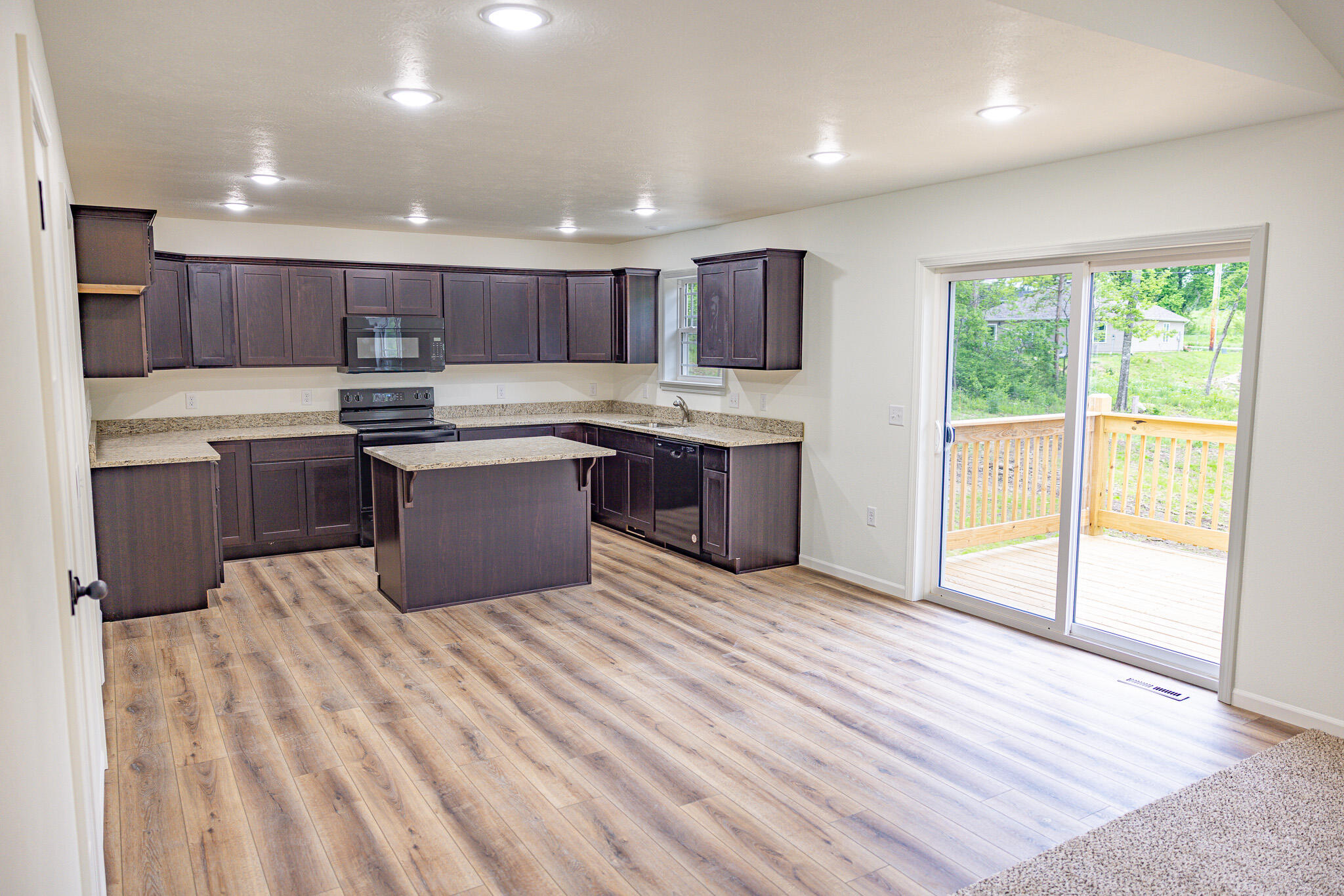 140 Blue Spruce Drive Drive Property Photo 12