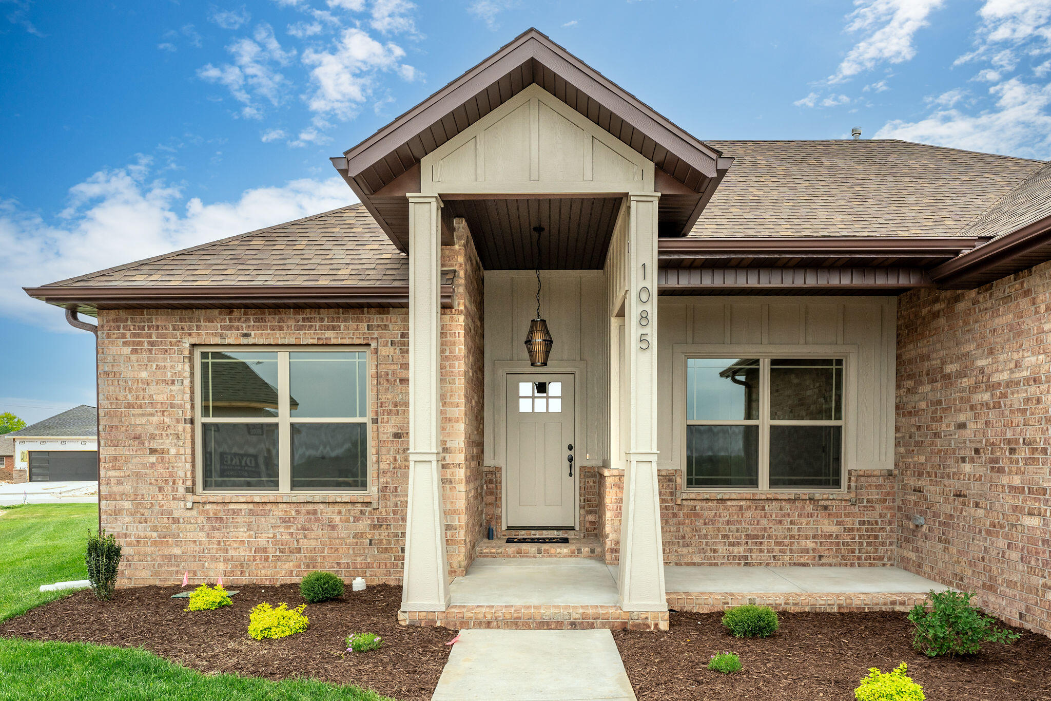 1085 West Franklin Court Property Photo 4