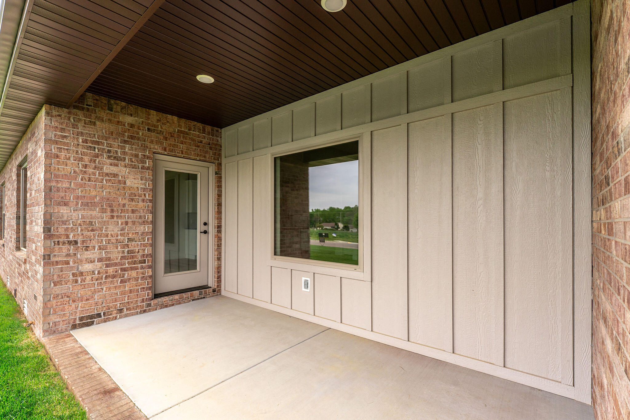1085 West Franklin Court Property Photo 5