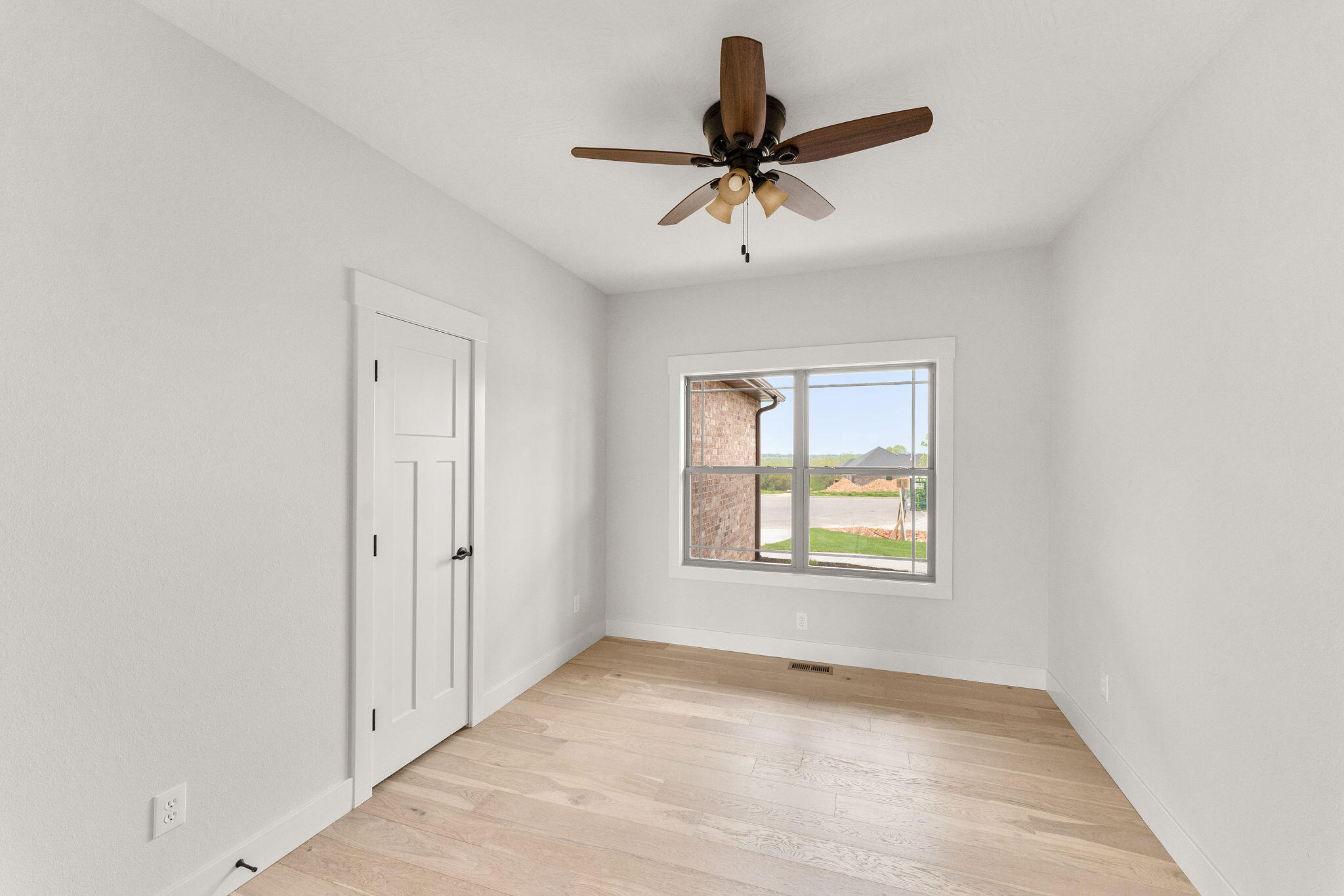 1085 West Franklin Court Property Photo 27