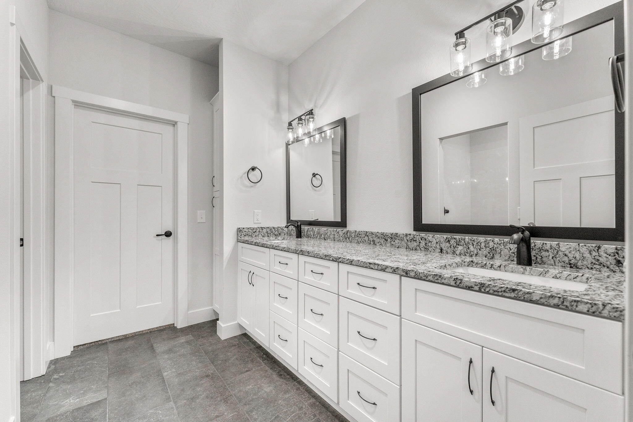 1085 West Franklin Court Property Photo 31