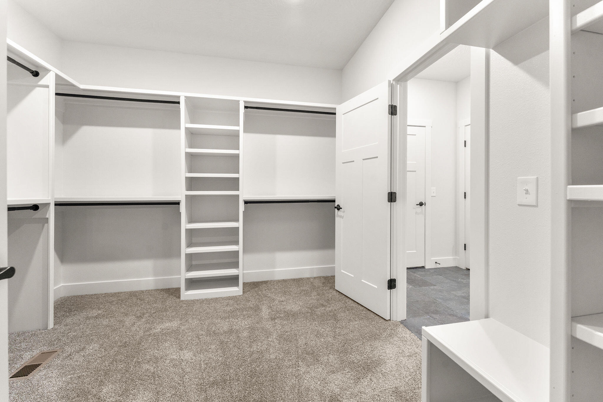 1085 West Franklin Court Property Photo 33
