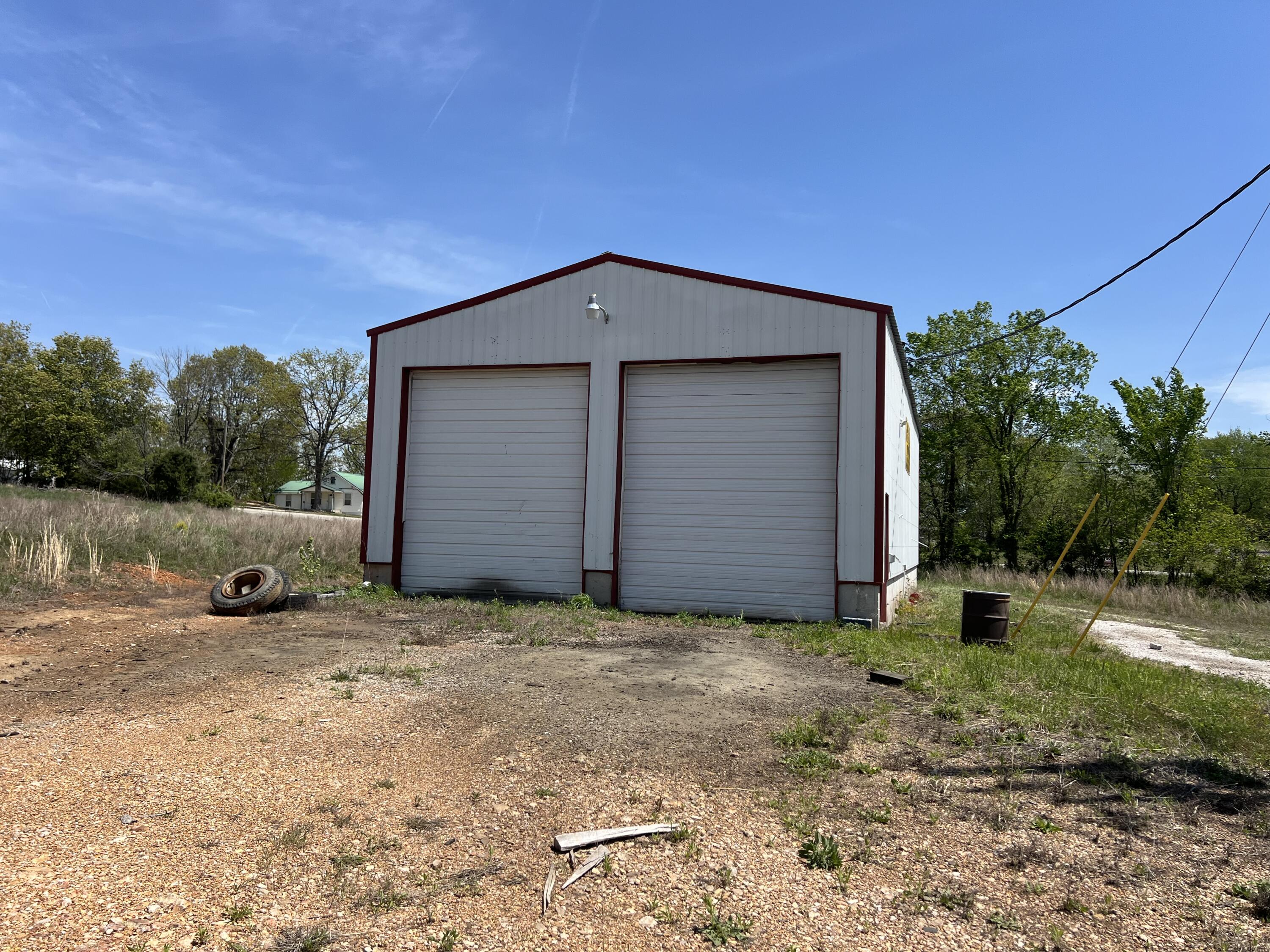 15839 East State Highway 76 Property Photo 3