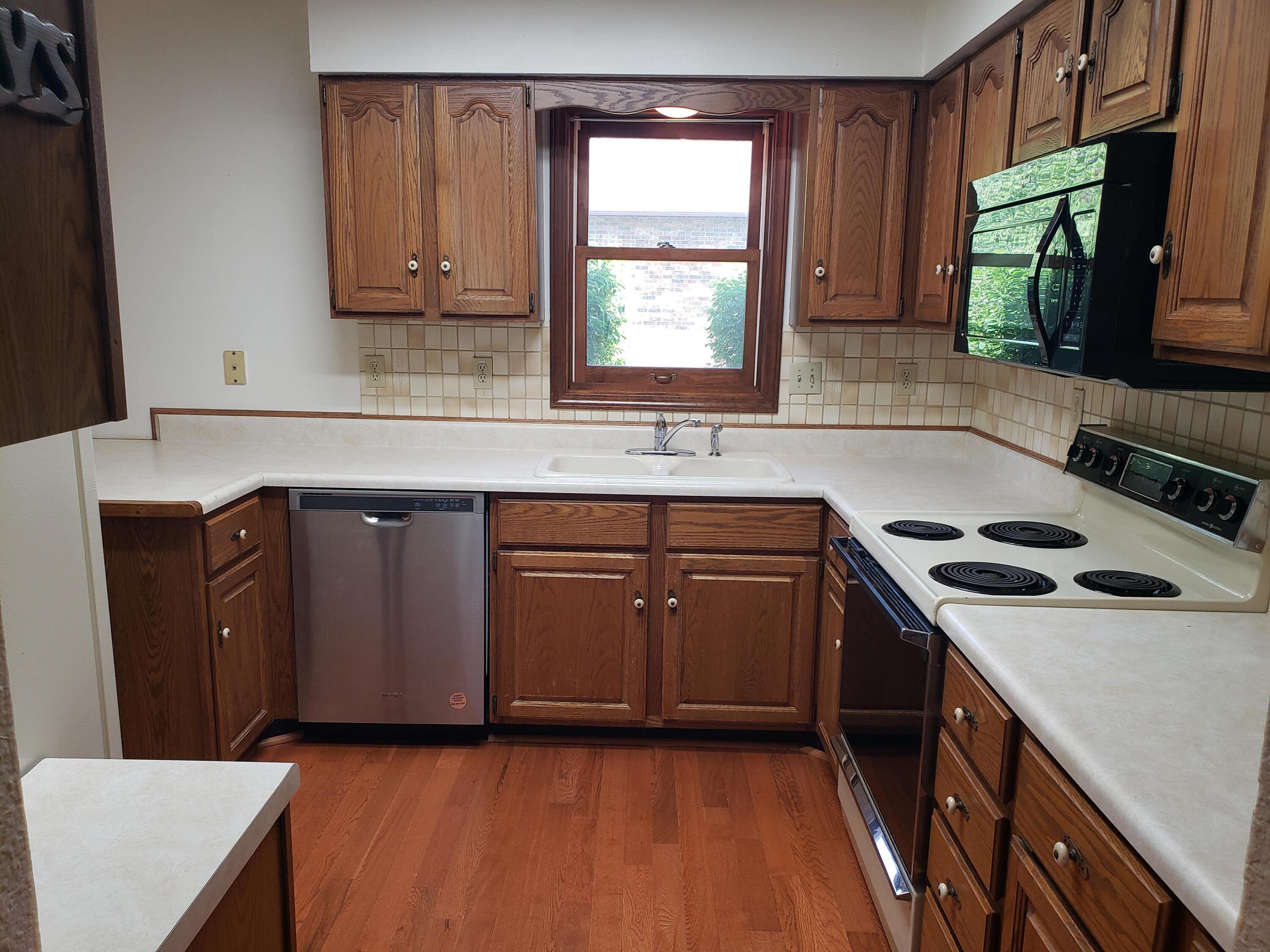 269 Lundh Boulevard Property Photo 8