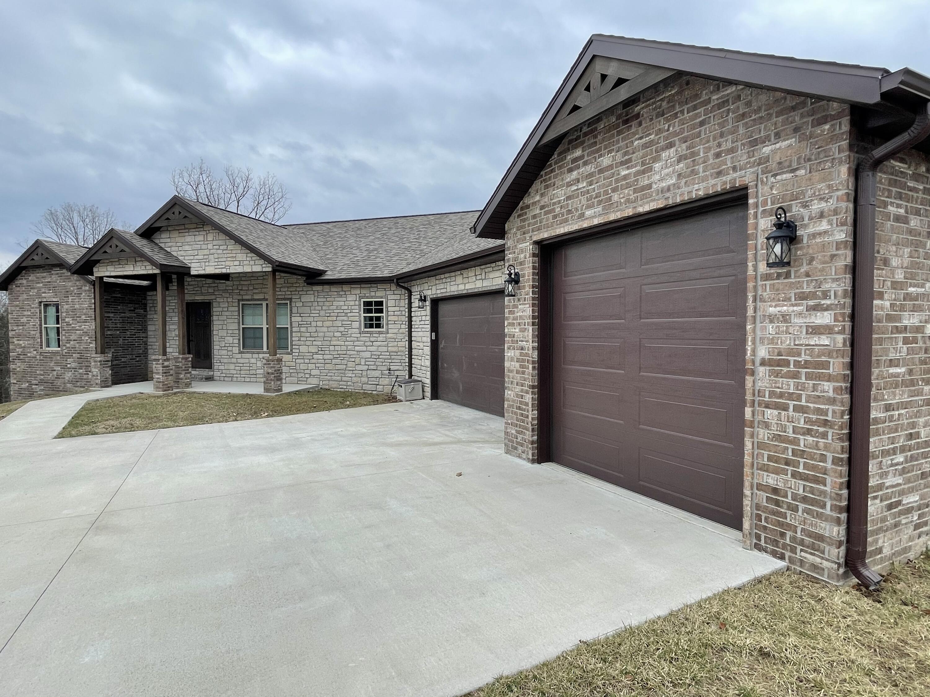 440 Flat Tops Drive Property Photo 2