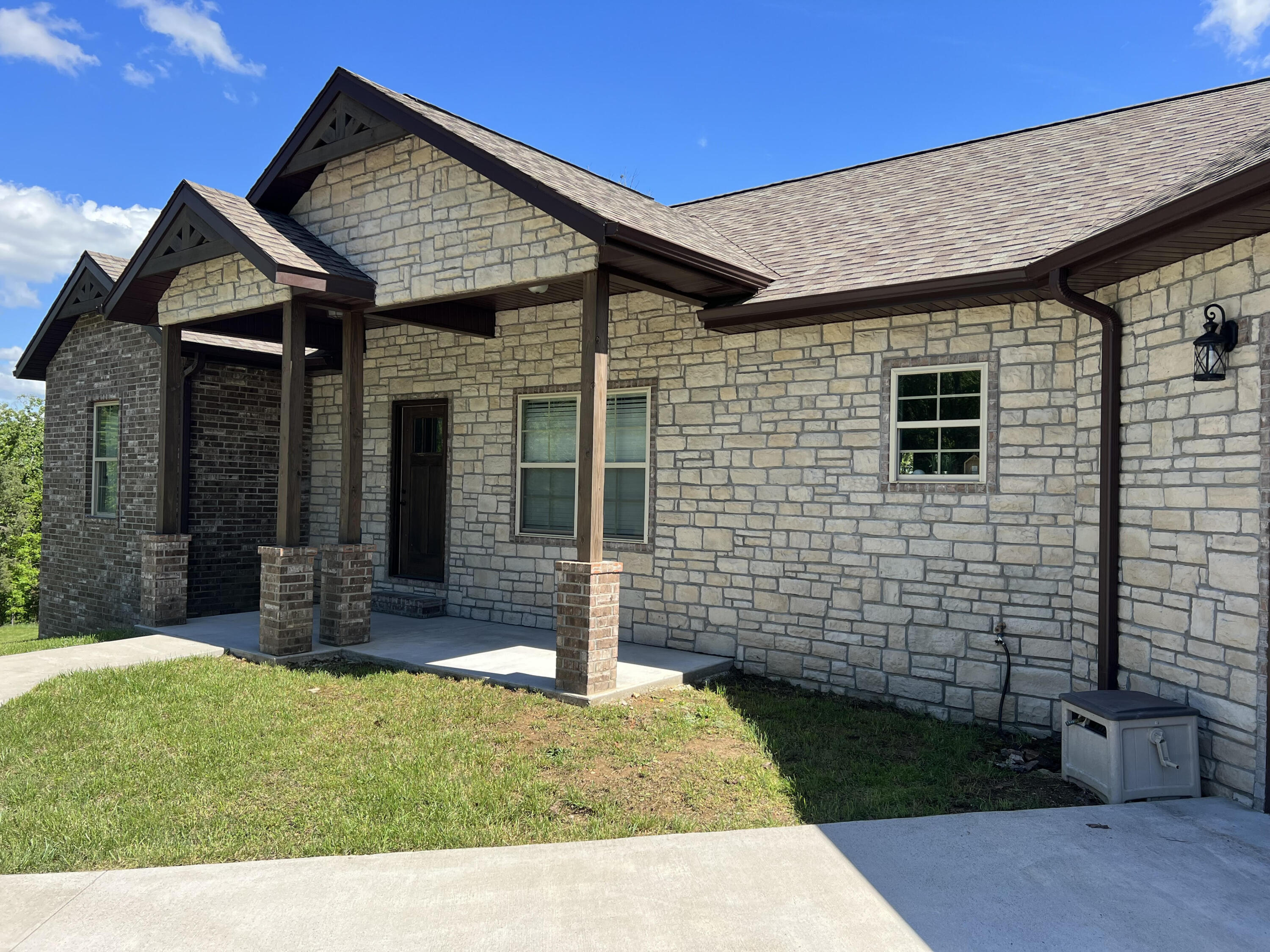 440 Flat Tops Drive Property Photo 3