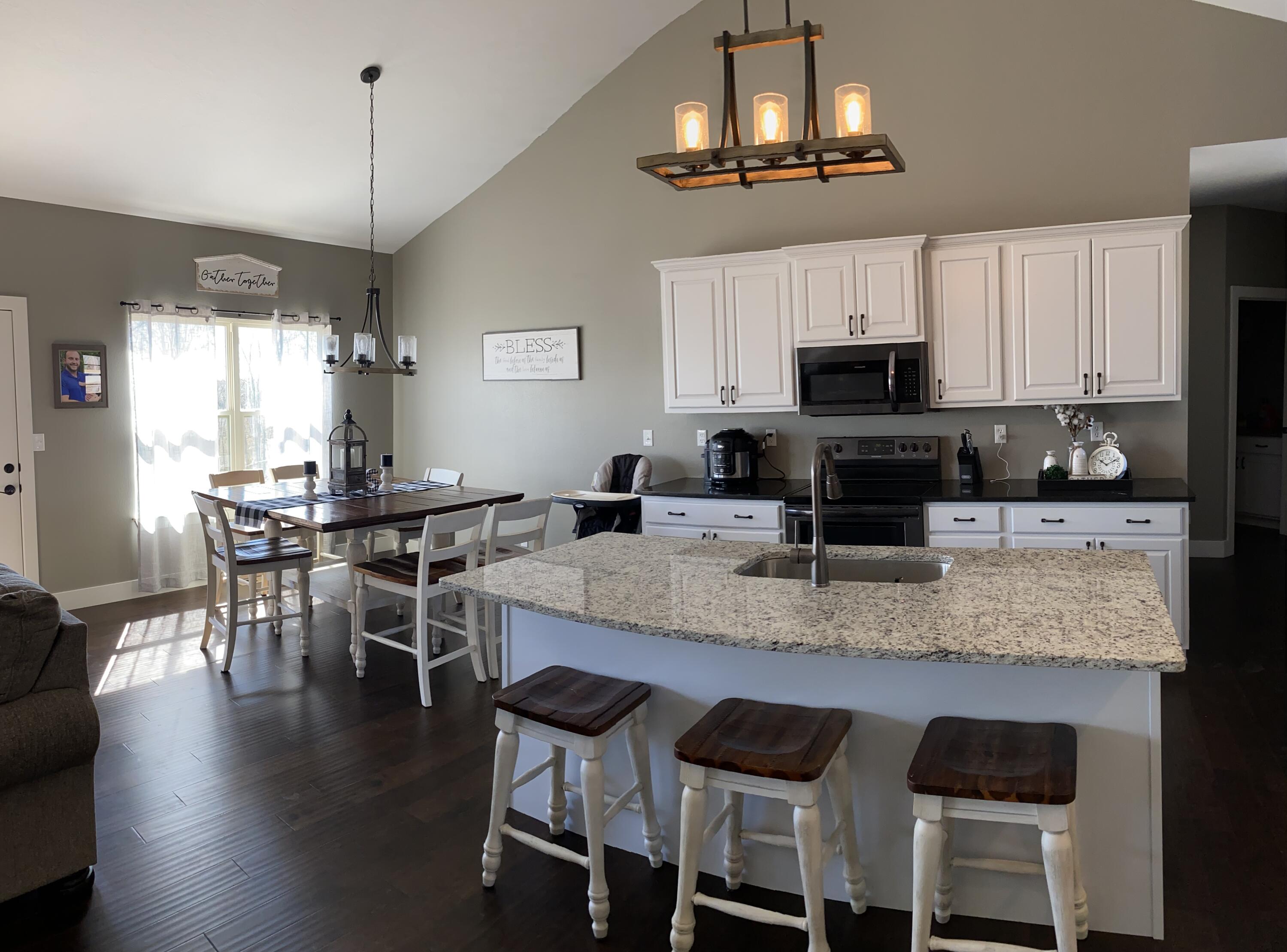 440 Flat Tops Drive Property Photo 13